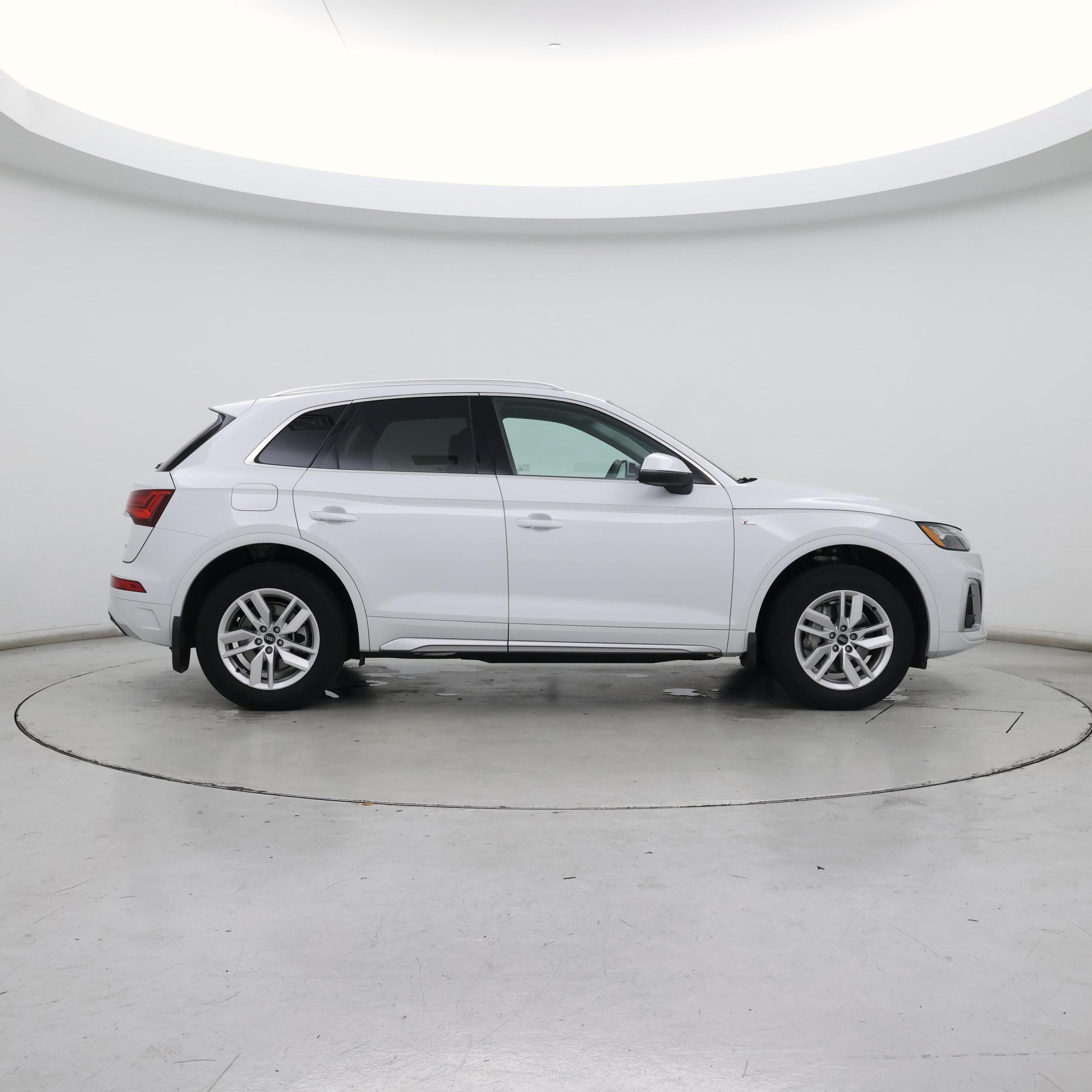 Thumbnail: 2022 Audi Q5 - 7
