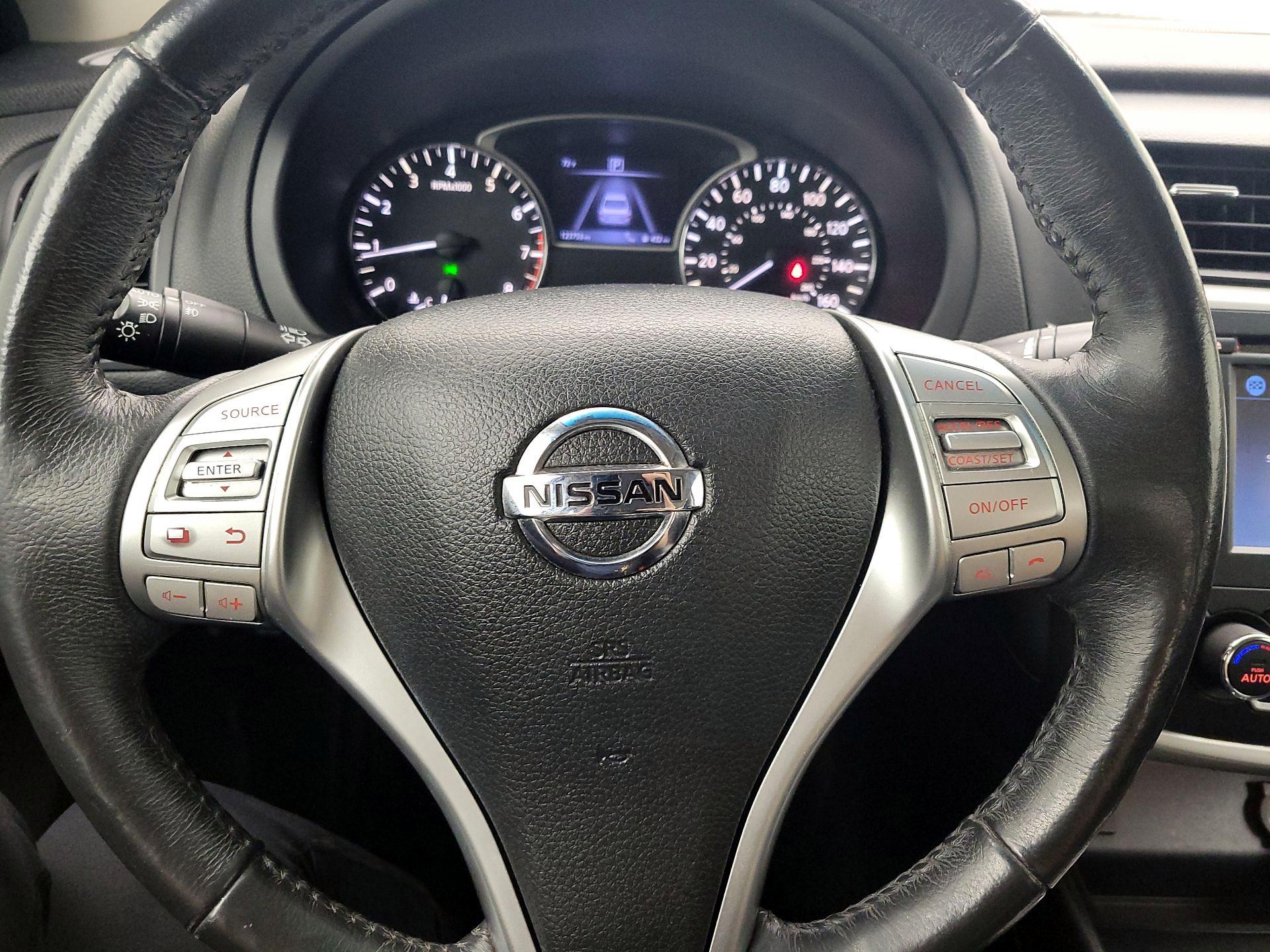 Thumbnail: 2017 Nissan Altima - 13