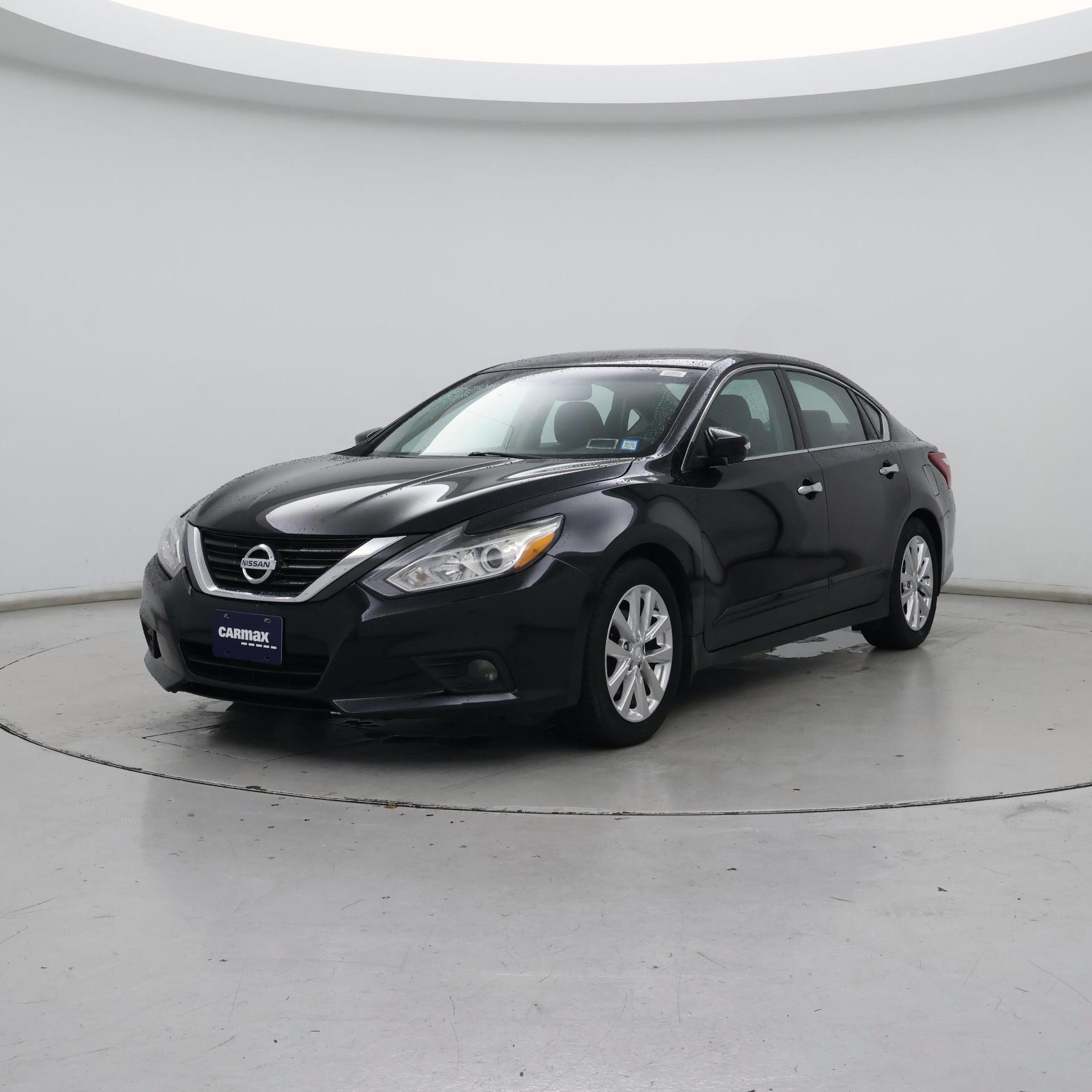 Thumbnail: 2017 Nissan Altima - 4