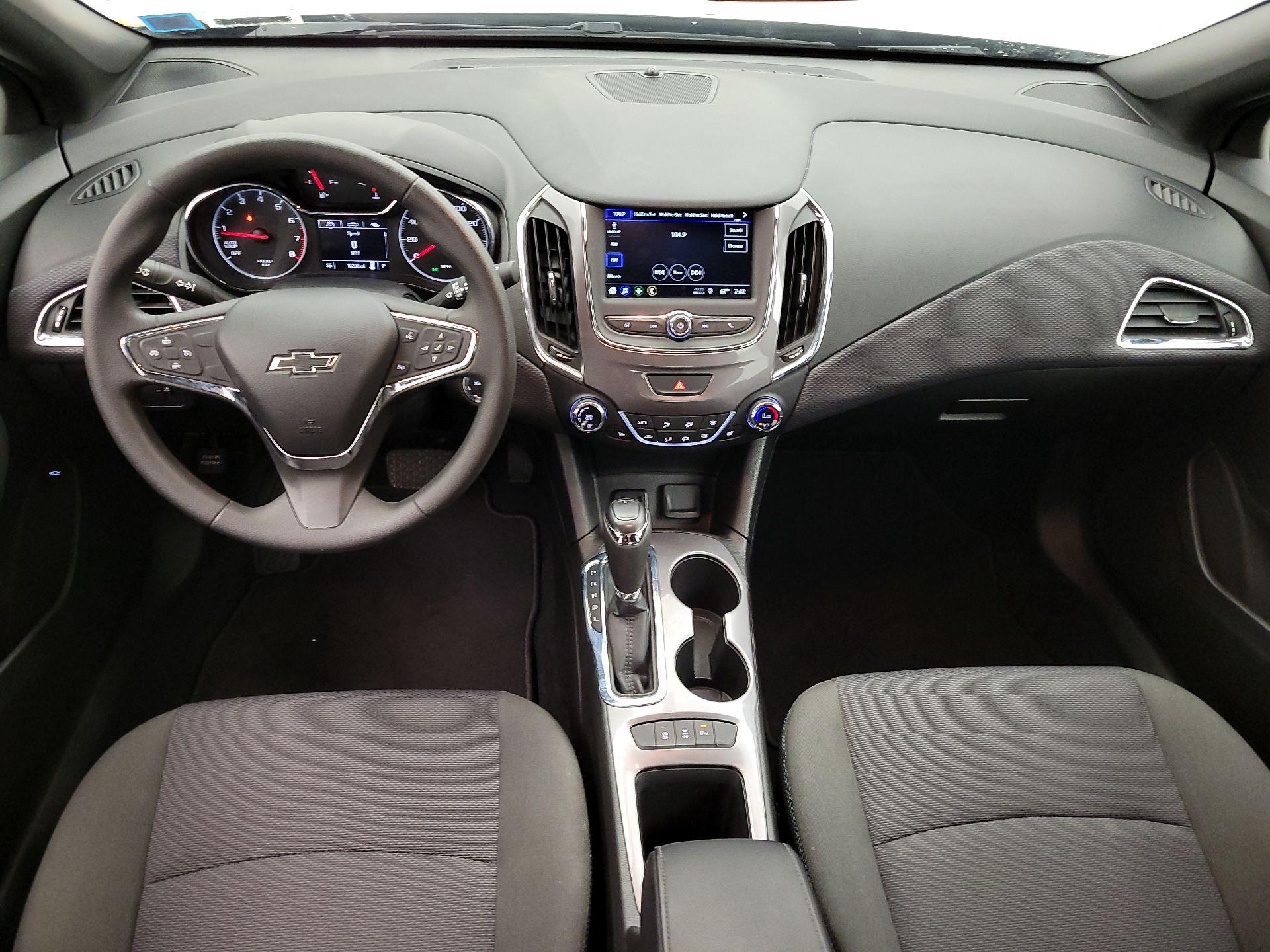 Thumbnail: 2019 Chevrolet Cruze - 9