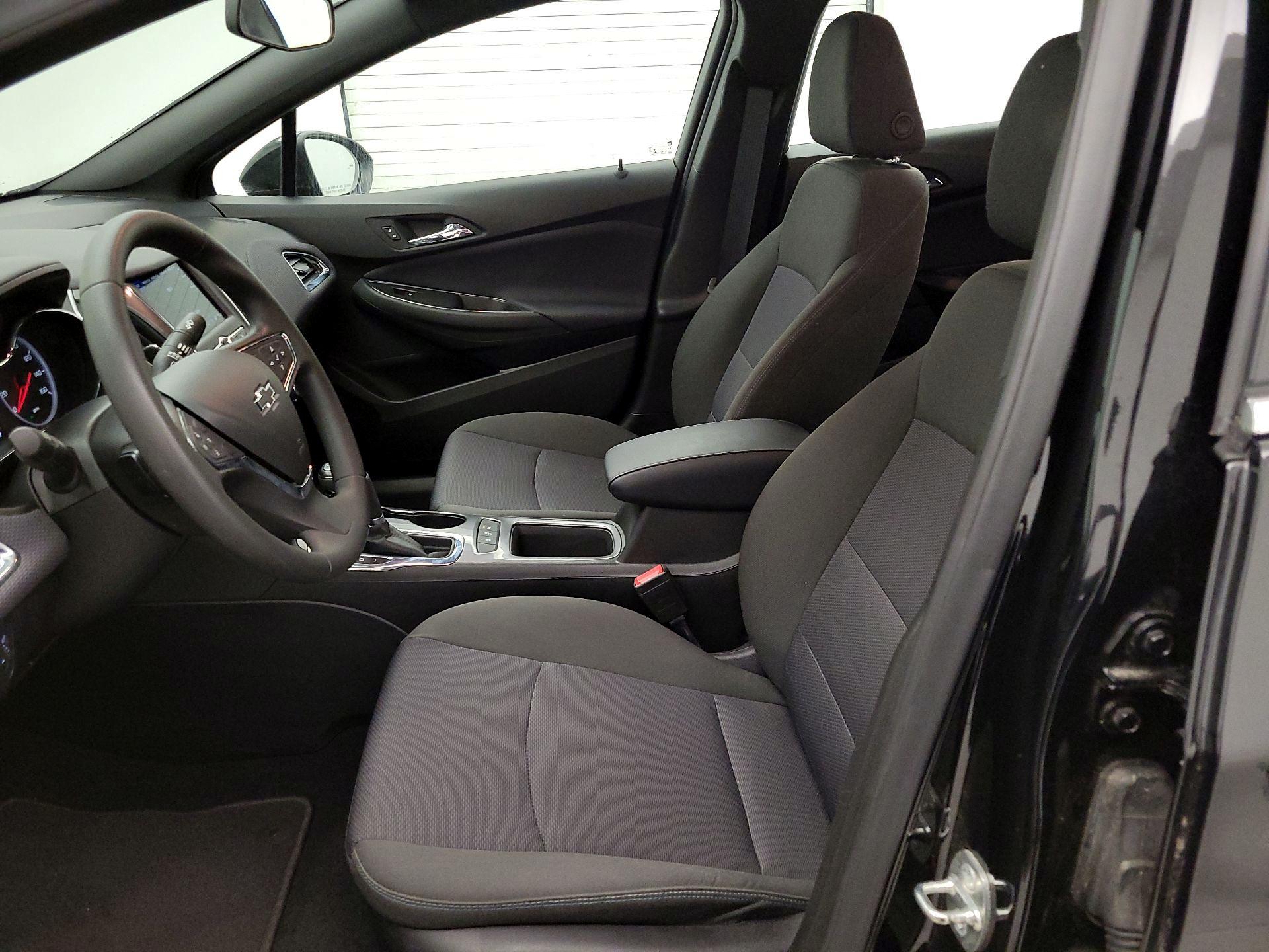 Thumbnail: 2019 Chevrolet Cruze - 11