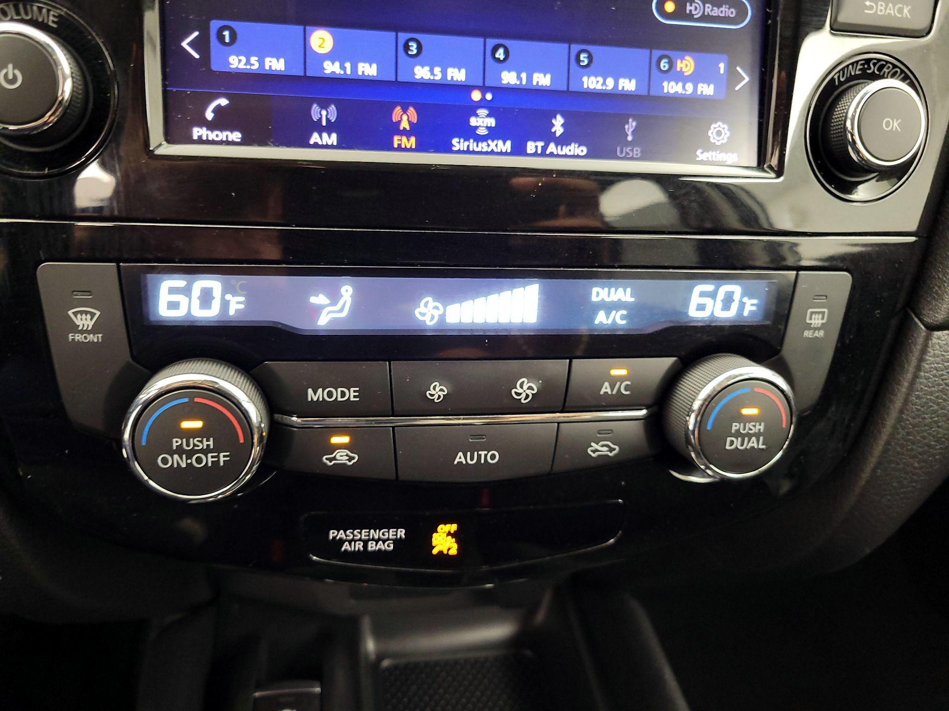 Thumbnail: 2019 Nissan Rogue - 17