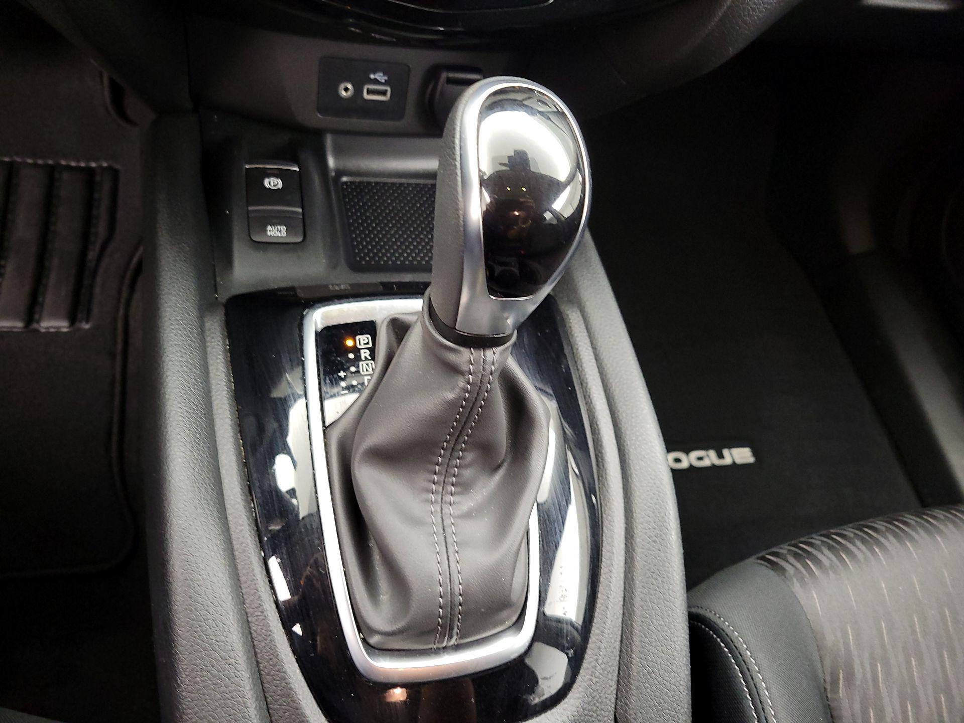 Thumbnail: 2019 Nissan Rogue - 18