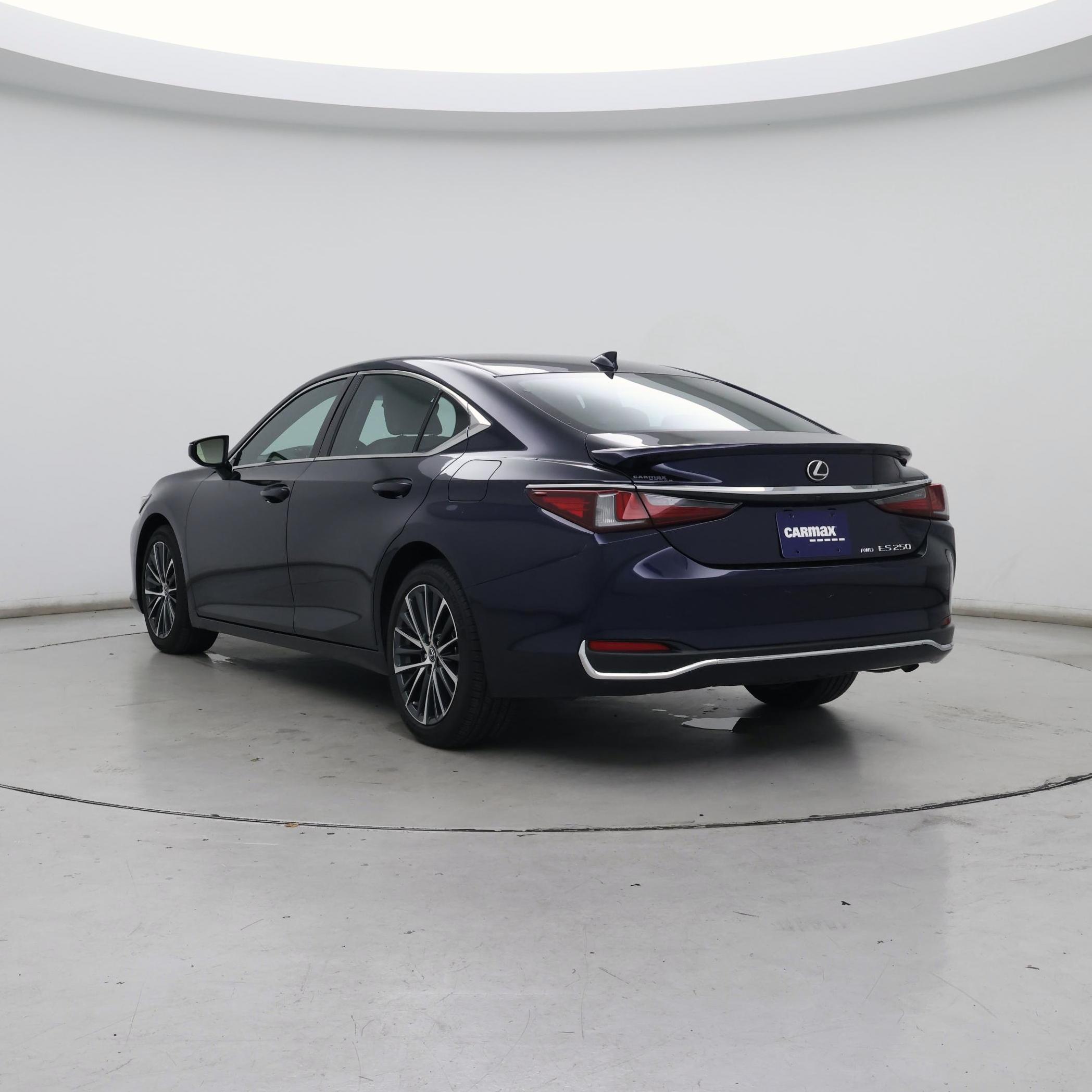 Thumbnail: 2022 Lexus ES - 2