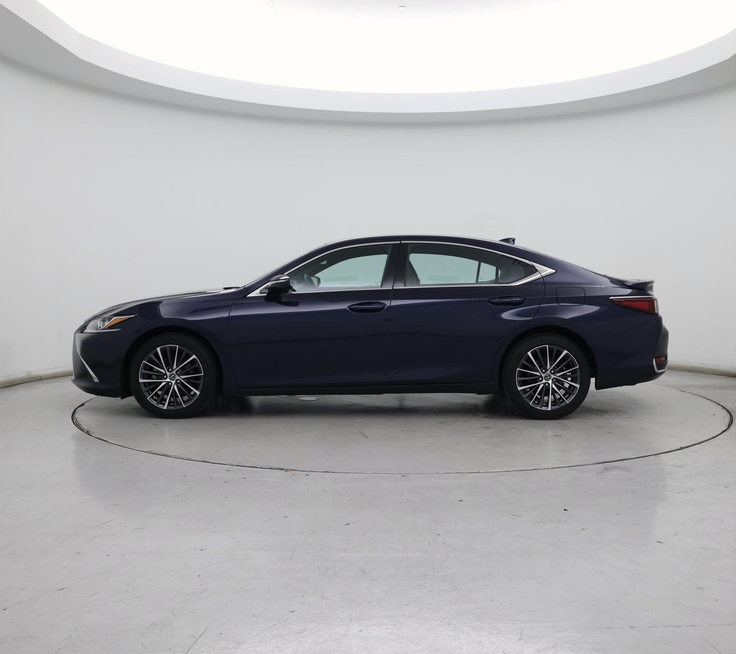 Thumbnail: 2022 Lexus ES - 3
