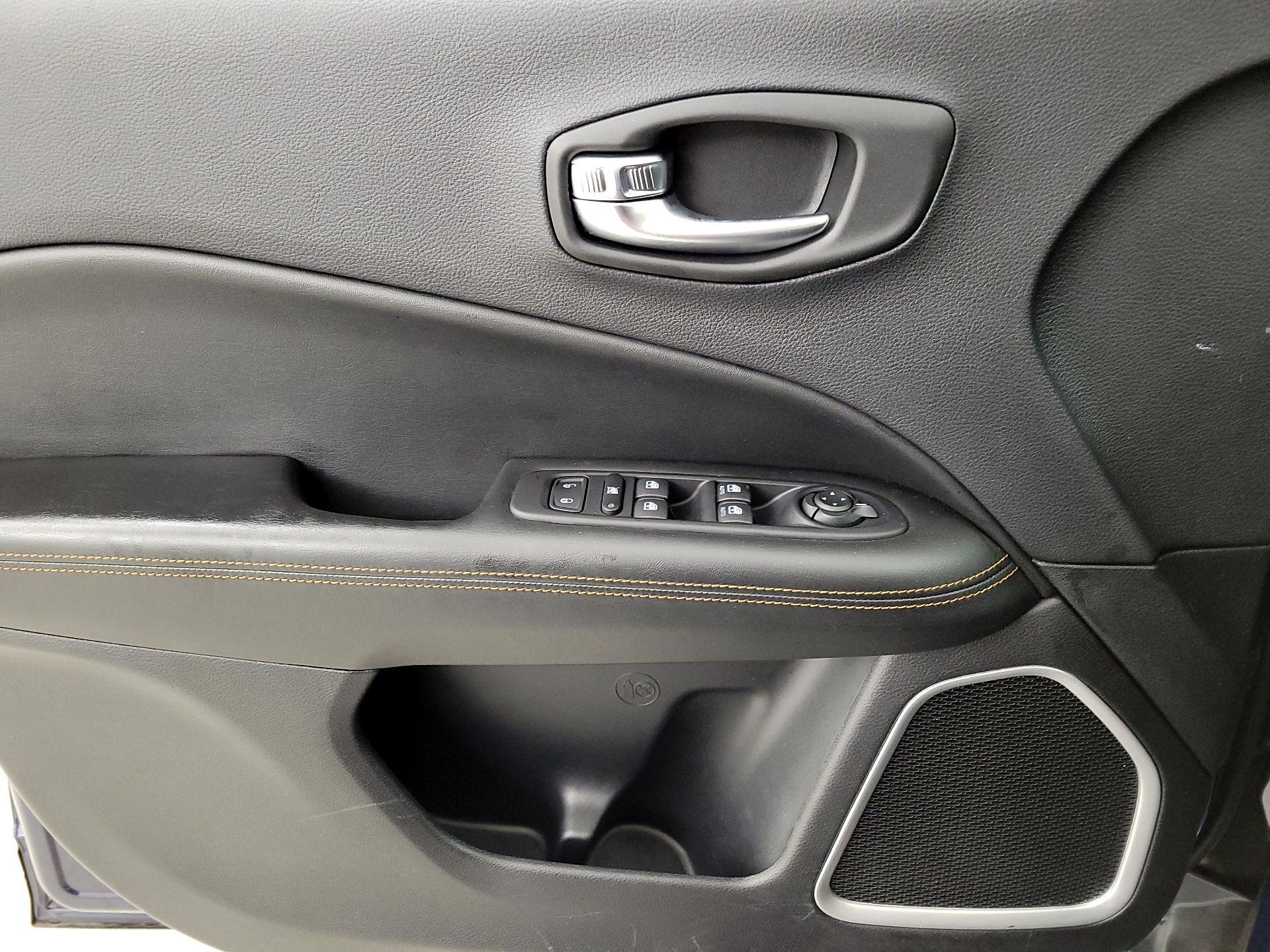 Thumbnail: 2019 Jeep Compass - 12