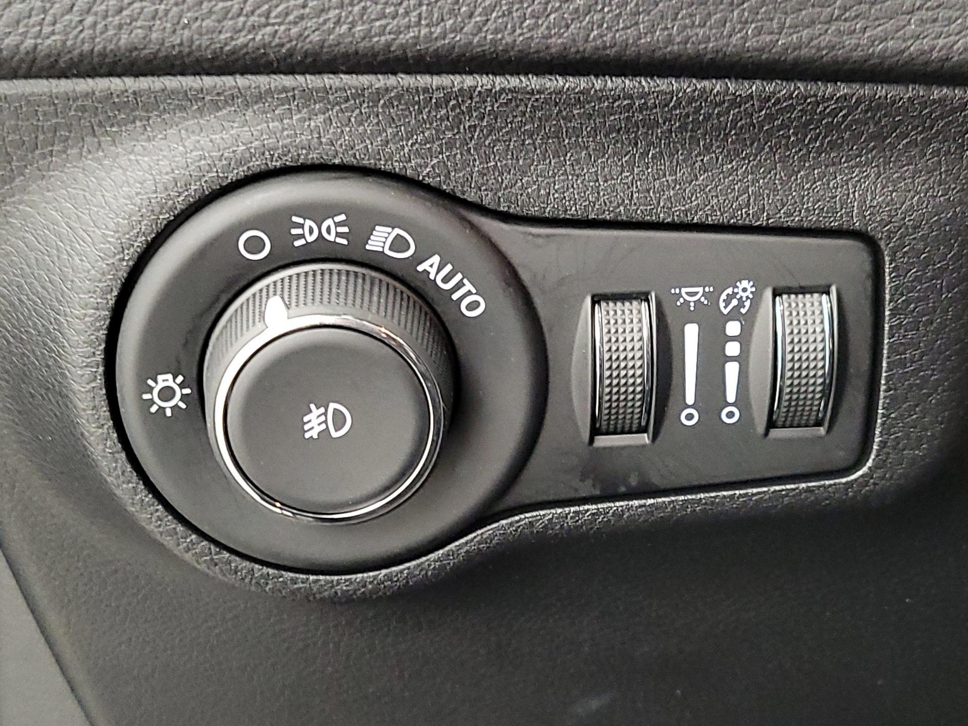 Thumbnail: 2019 Jeep Compass - 13