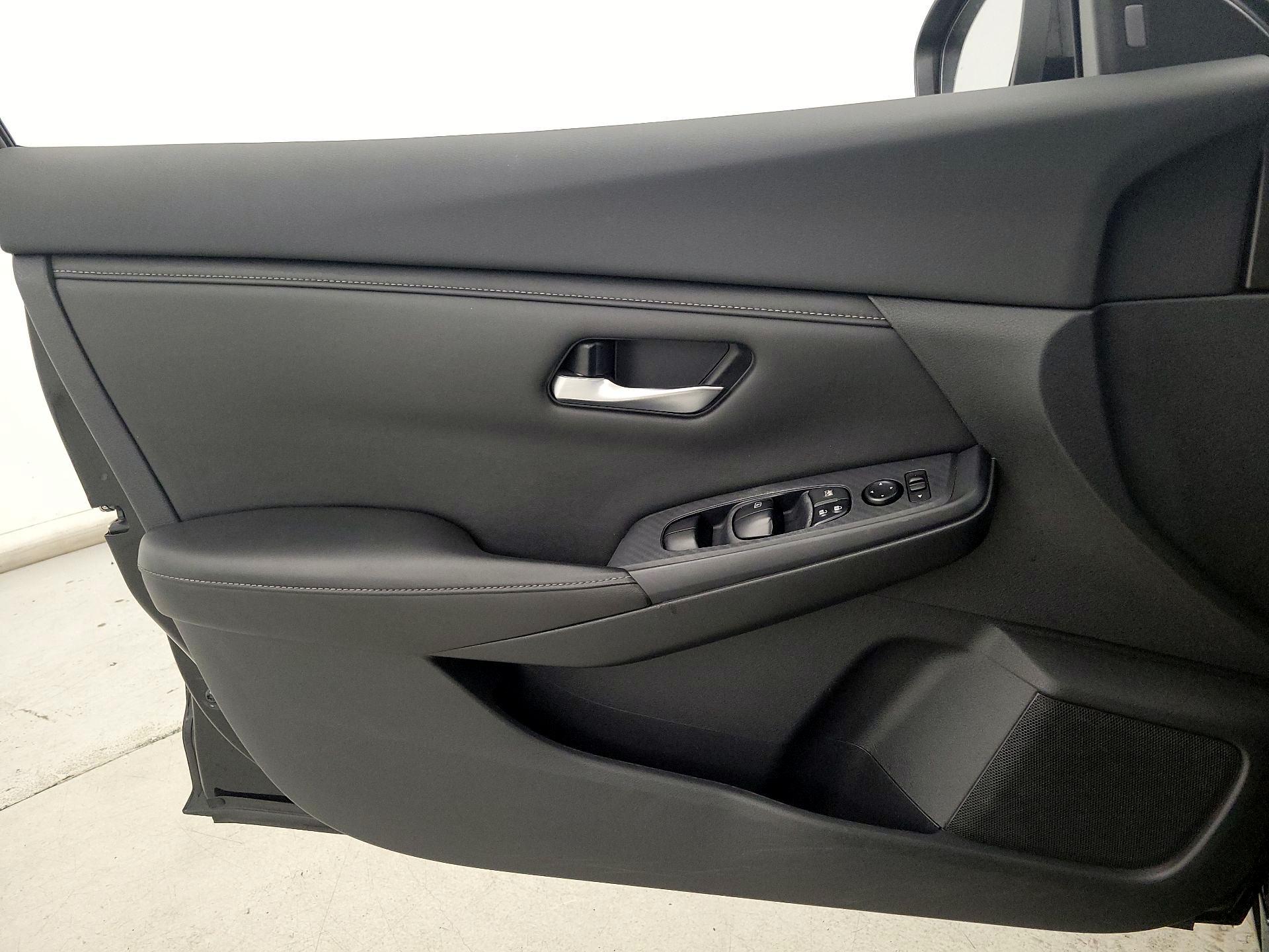 Thumbnail: 2021 Nissan Sentra - 12