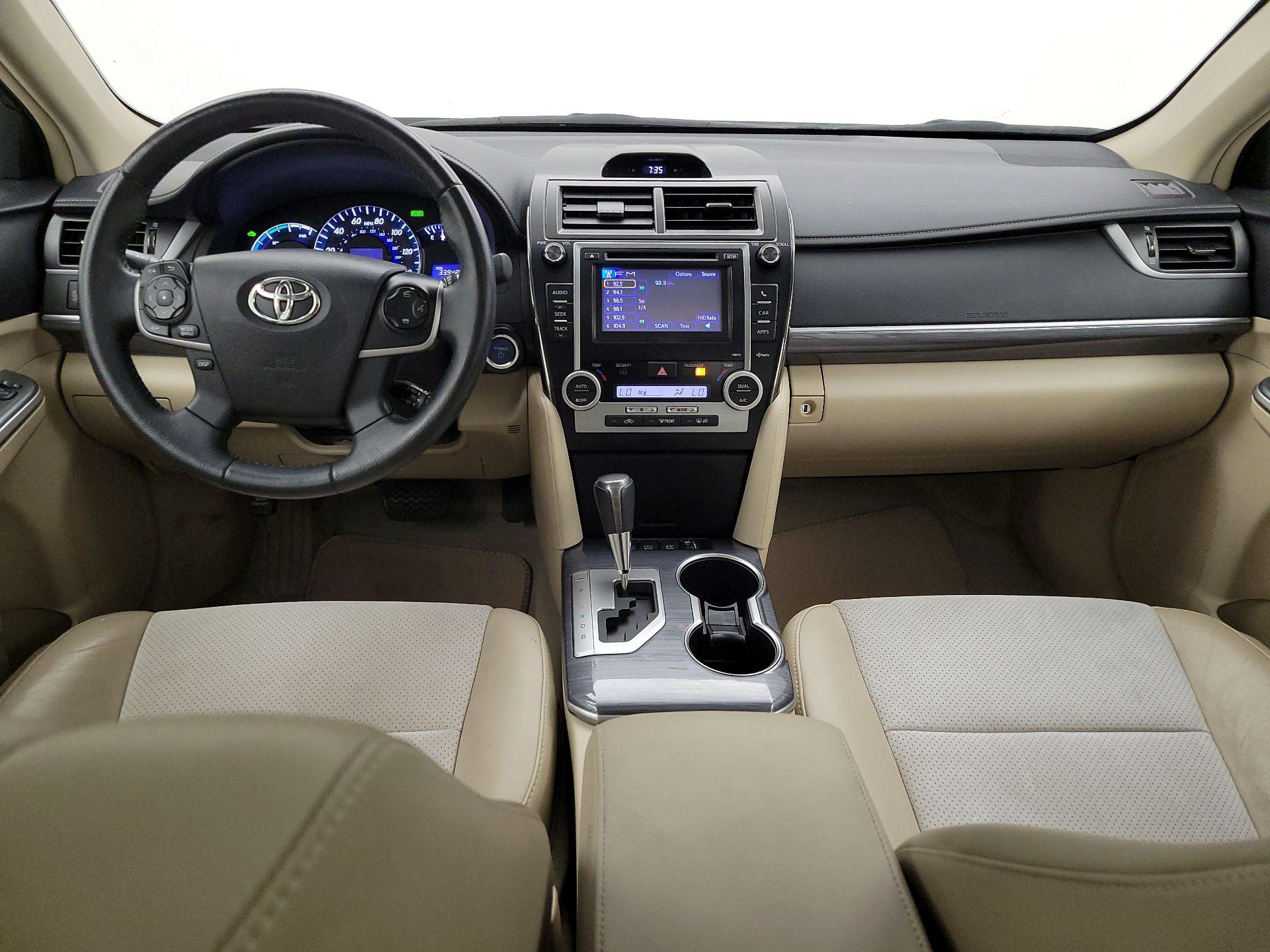 Thumbnail: 2014 Toyota Camry - 9