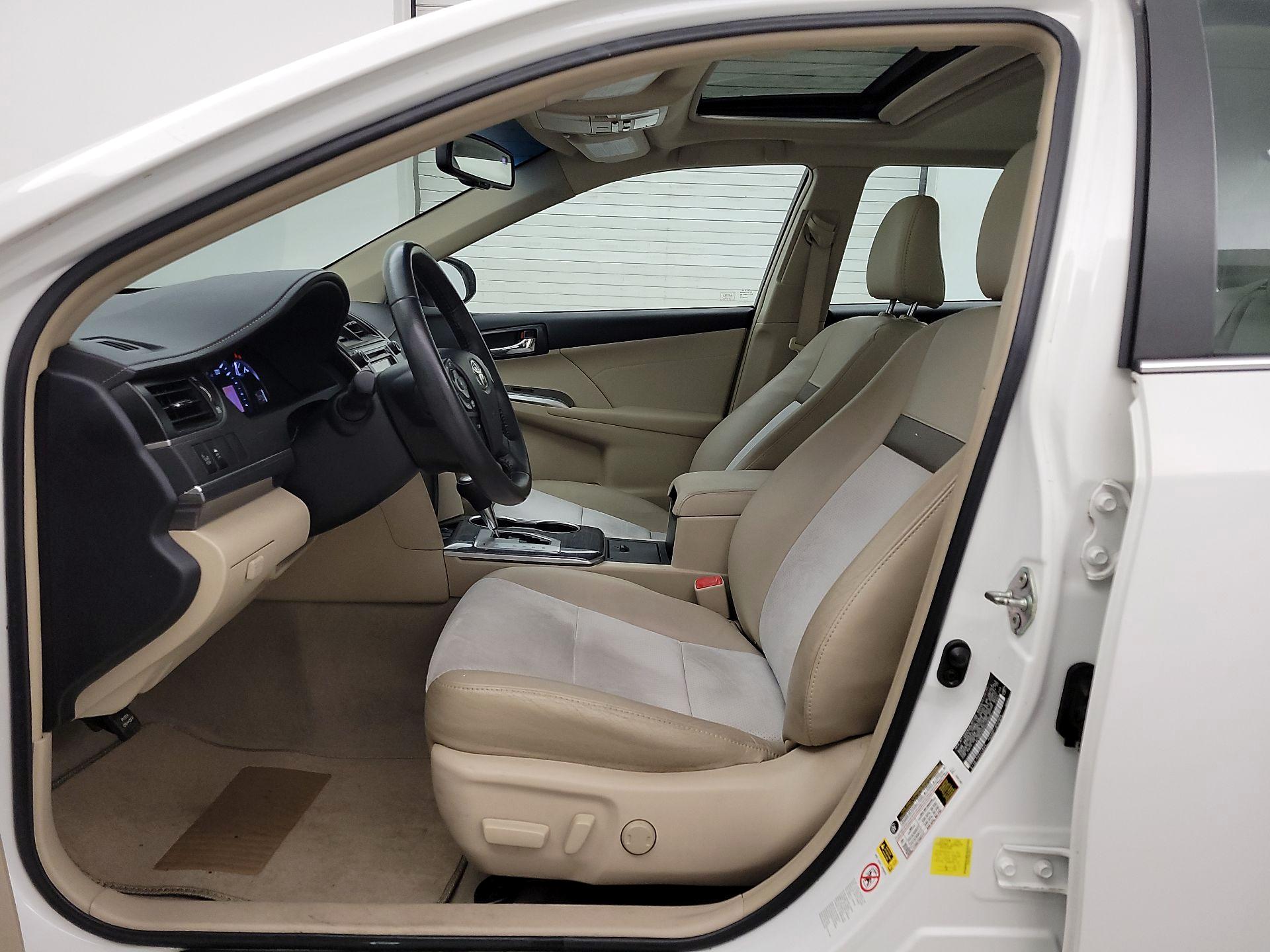 Thumbnail: 2014 Toyota Camry - 11