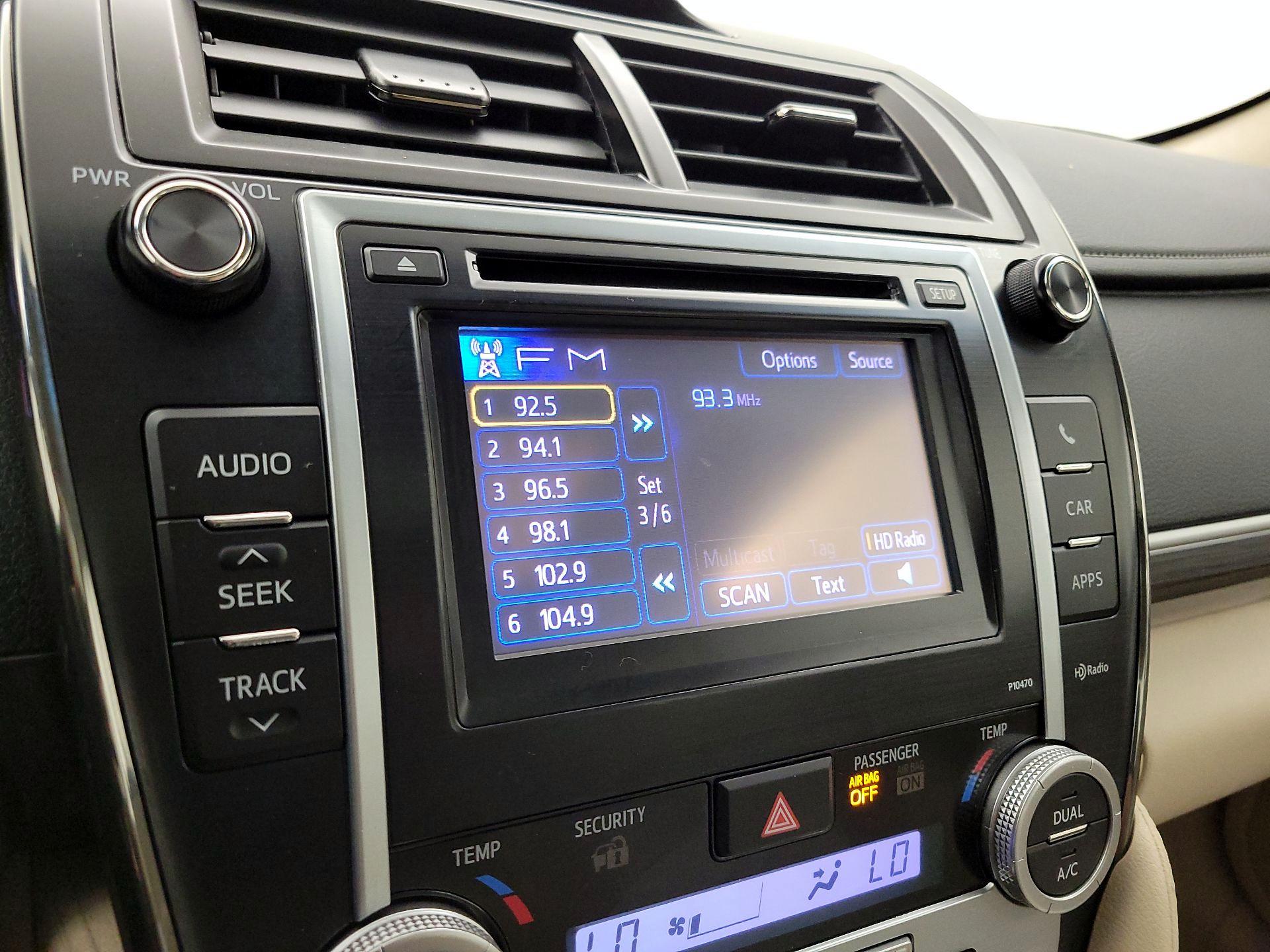 Thumbnail: 2014 Toyota Camry - 15