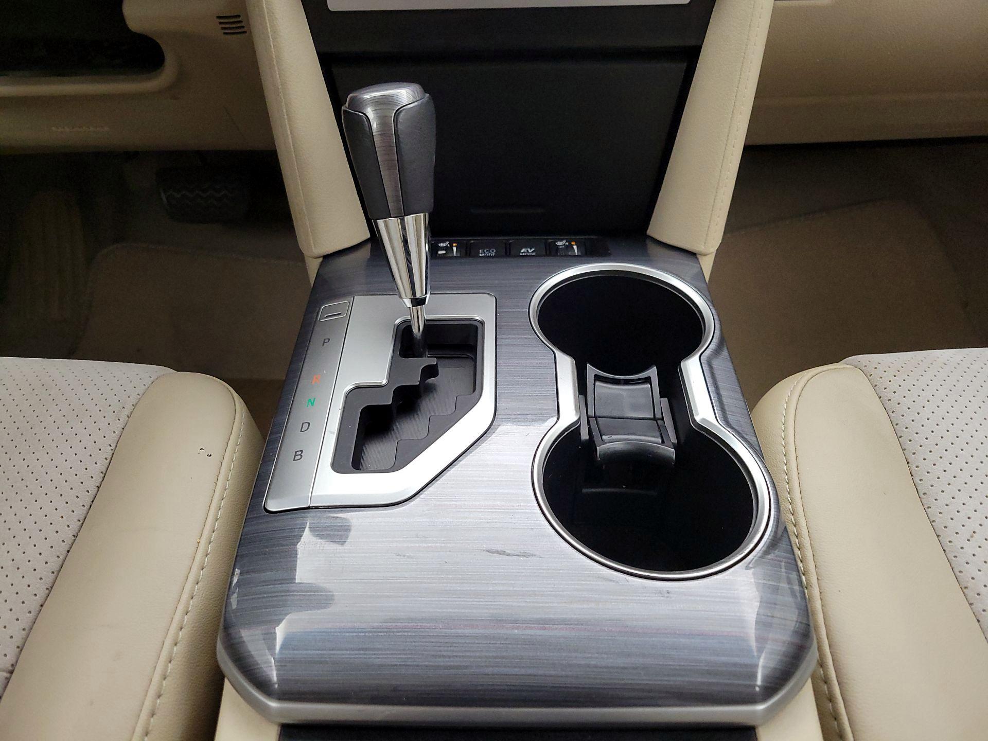 Thumbnail: 2014 Toyota Camry - 17