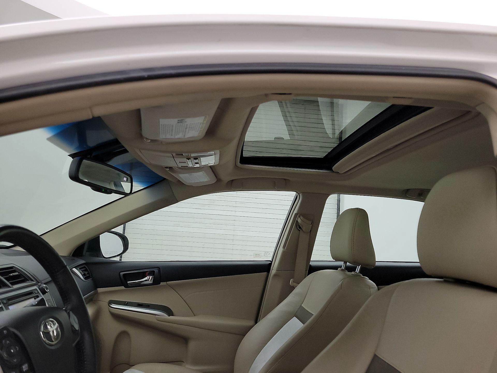 Thumbnail: 2014 Toyota Camry - 19