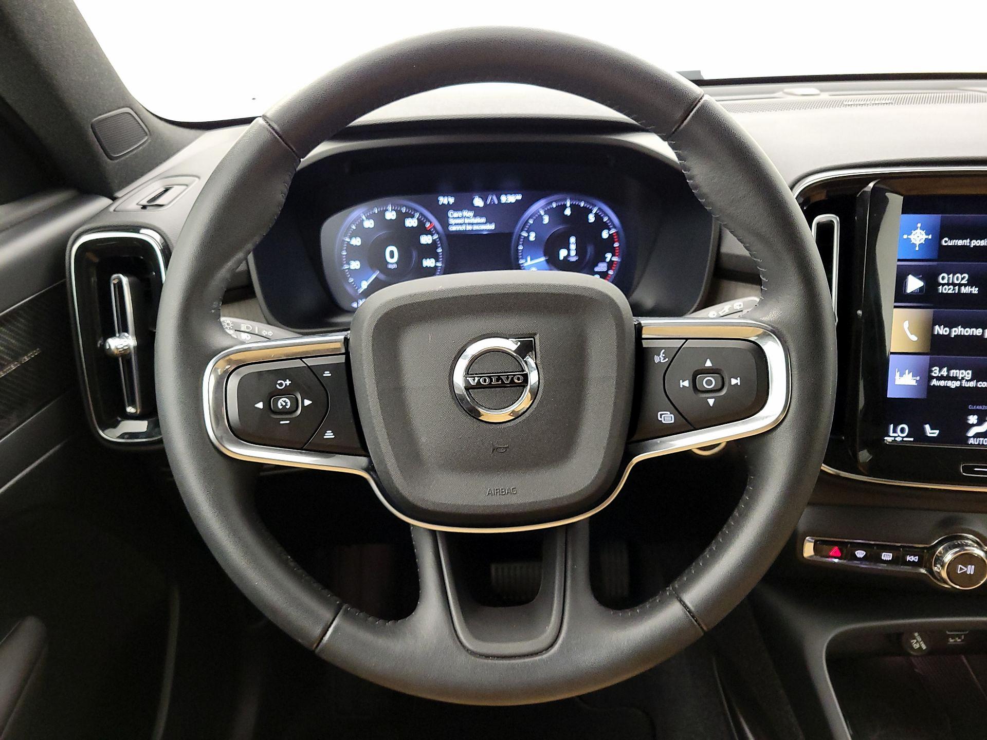 Thumbnail: 2021 Volvo XC40 - 10