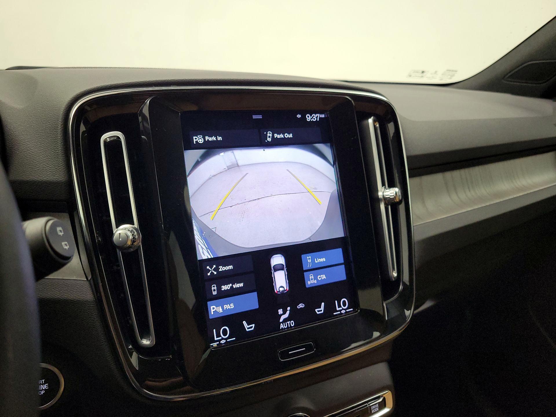 Thumbnail: 2021 Volvo XC40 - 15