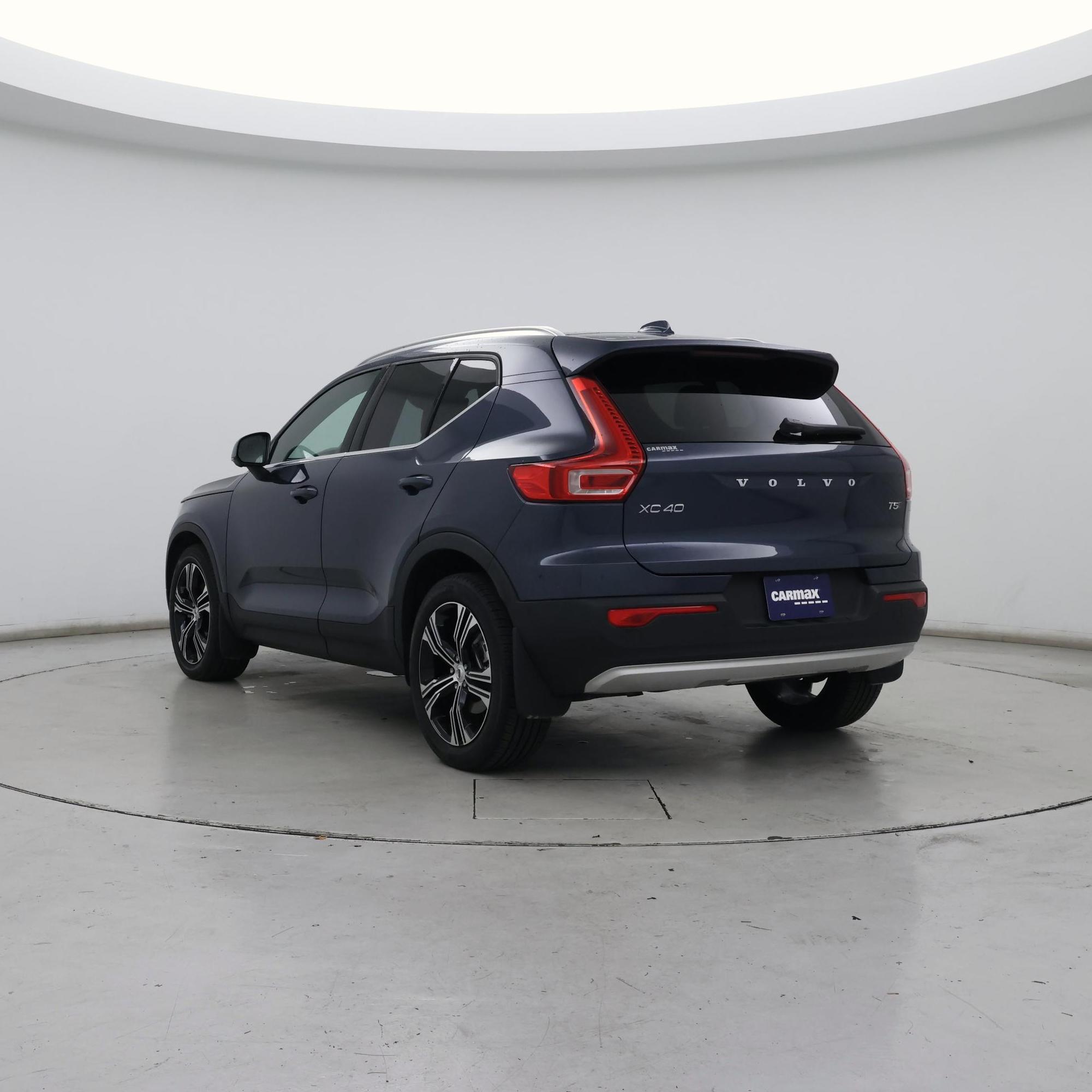 Thumbnail: 2021 Volvo XC40 - 2