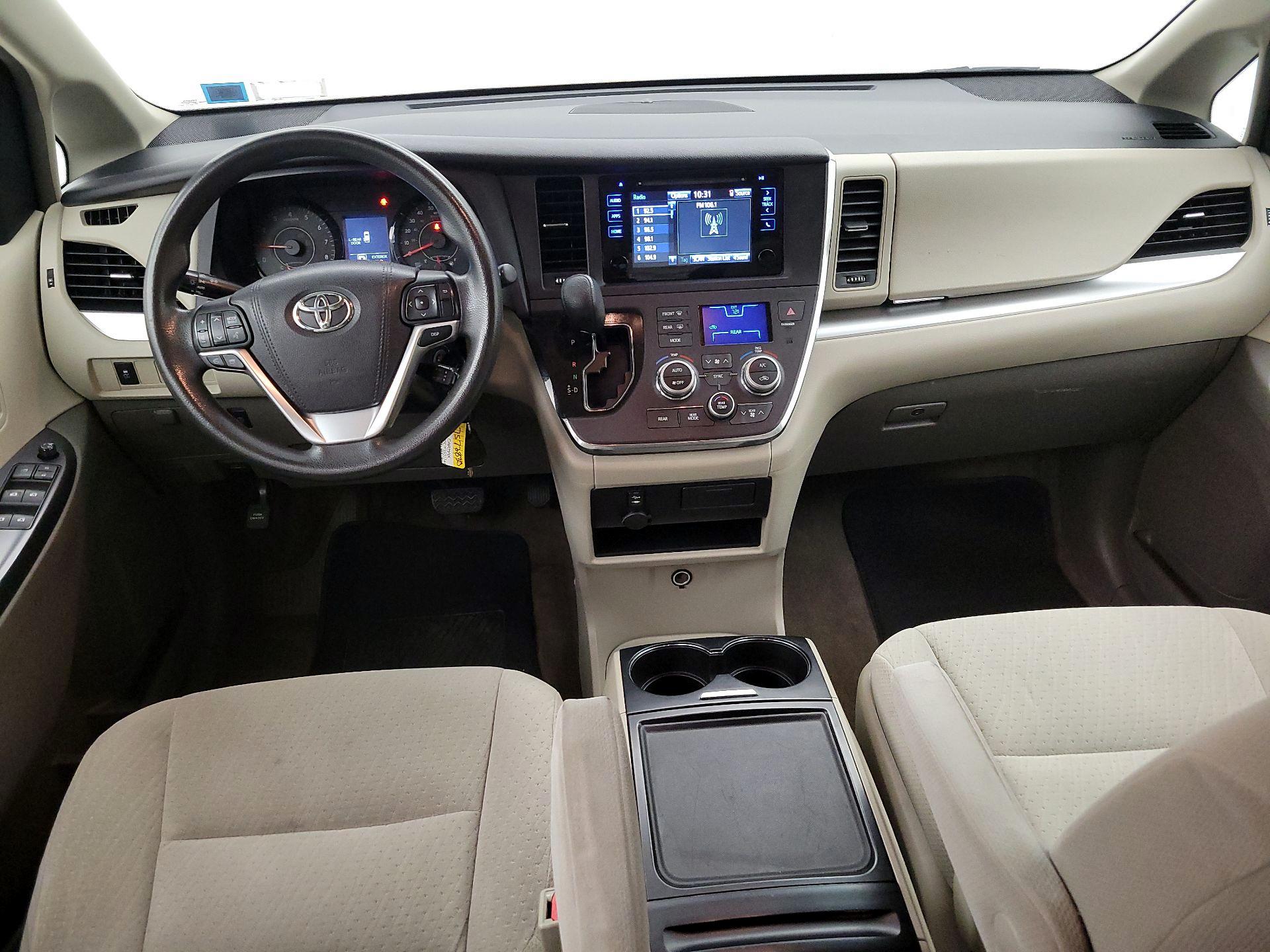 Thumbnail: 2015 Toyota Sienna - 9
