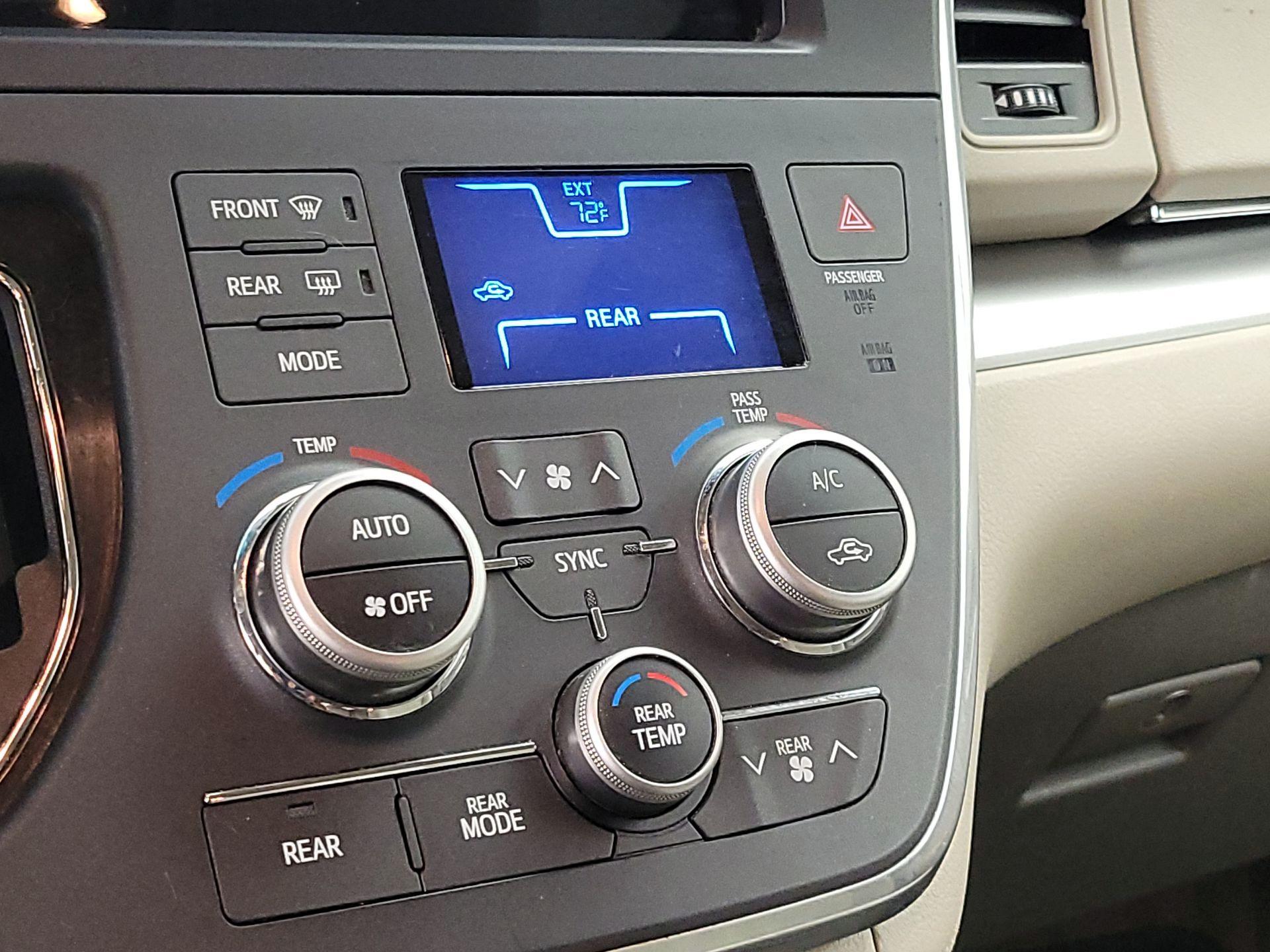 Thumbnail: 2015 Toyota Sienna - 16