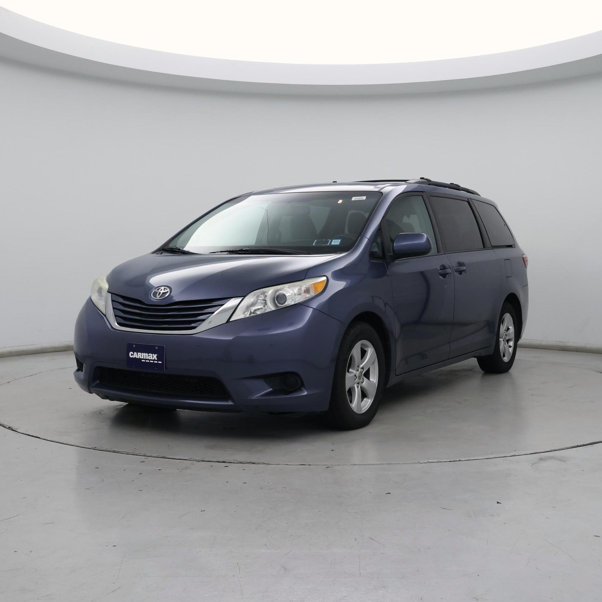 Thumbnail: 2015 Toyota Sienna - 4