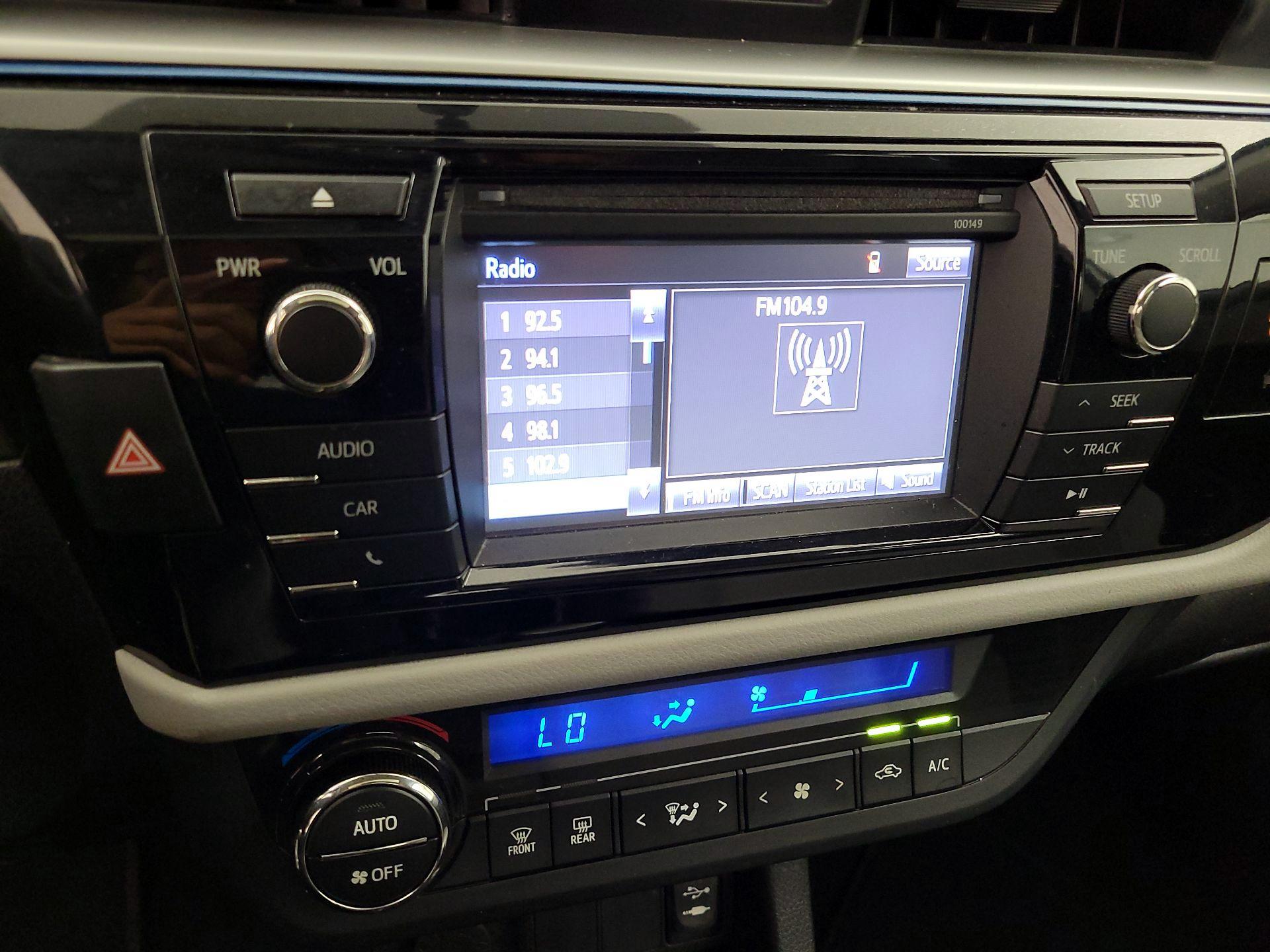 Thumbnail: 2015 Toyota Corolla - 15