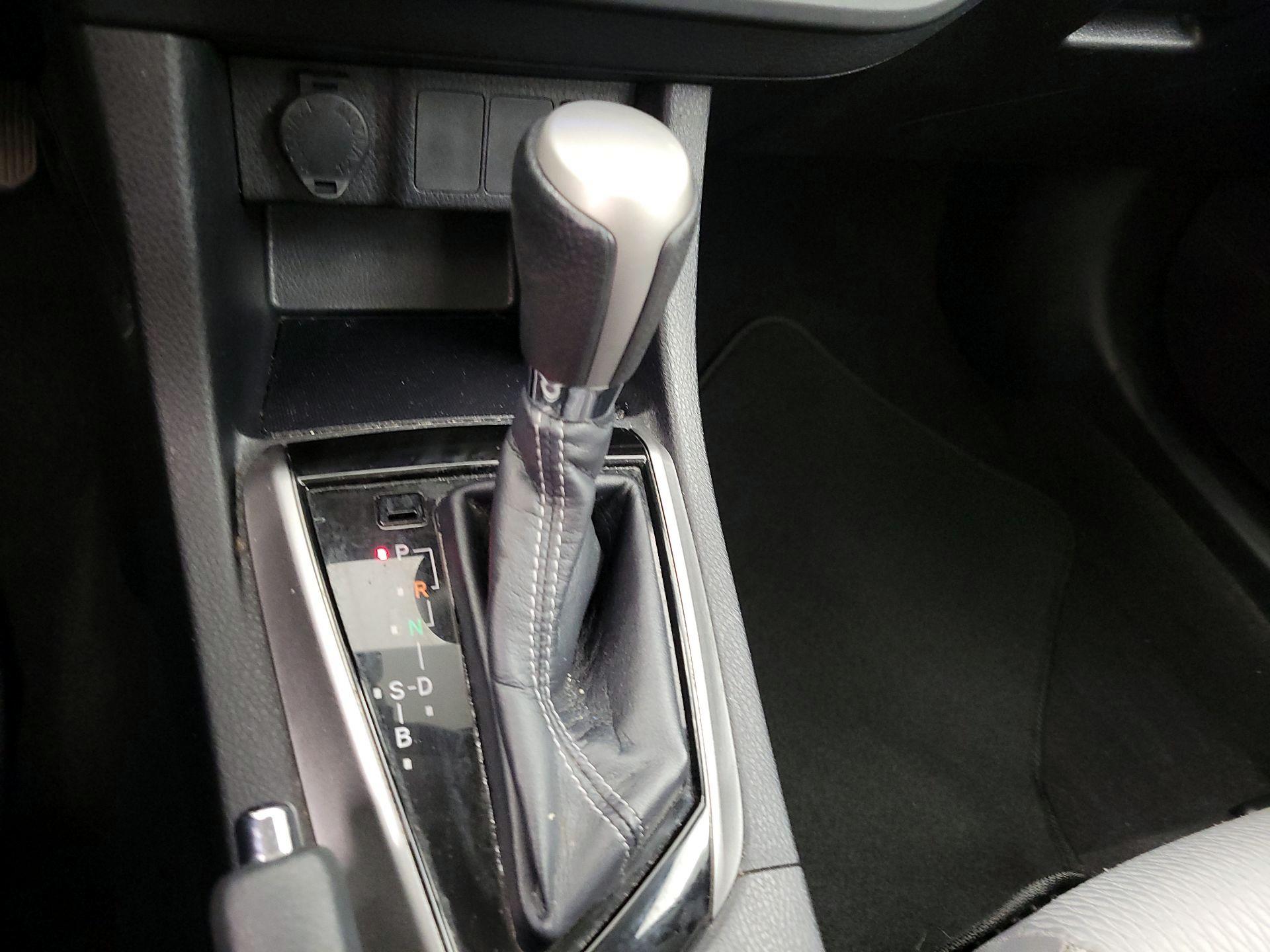 Thumbnail: 2015 Toyota Corolla - 17