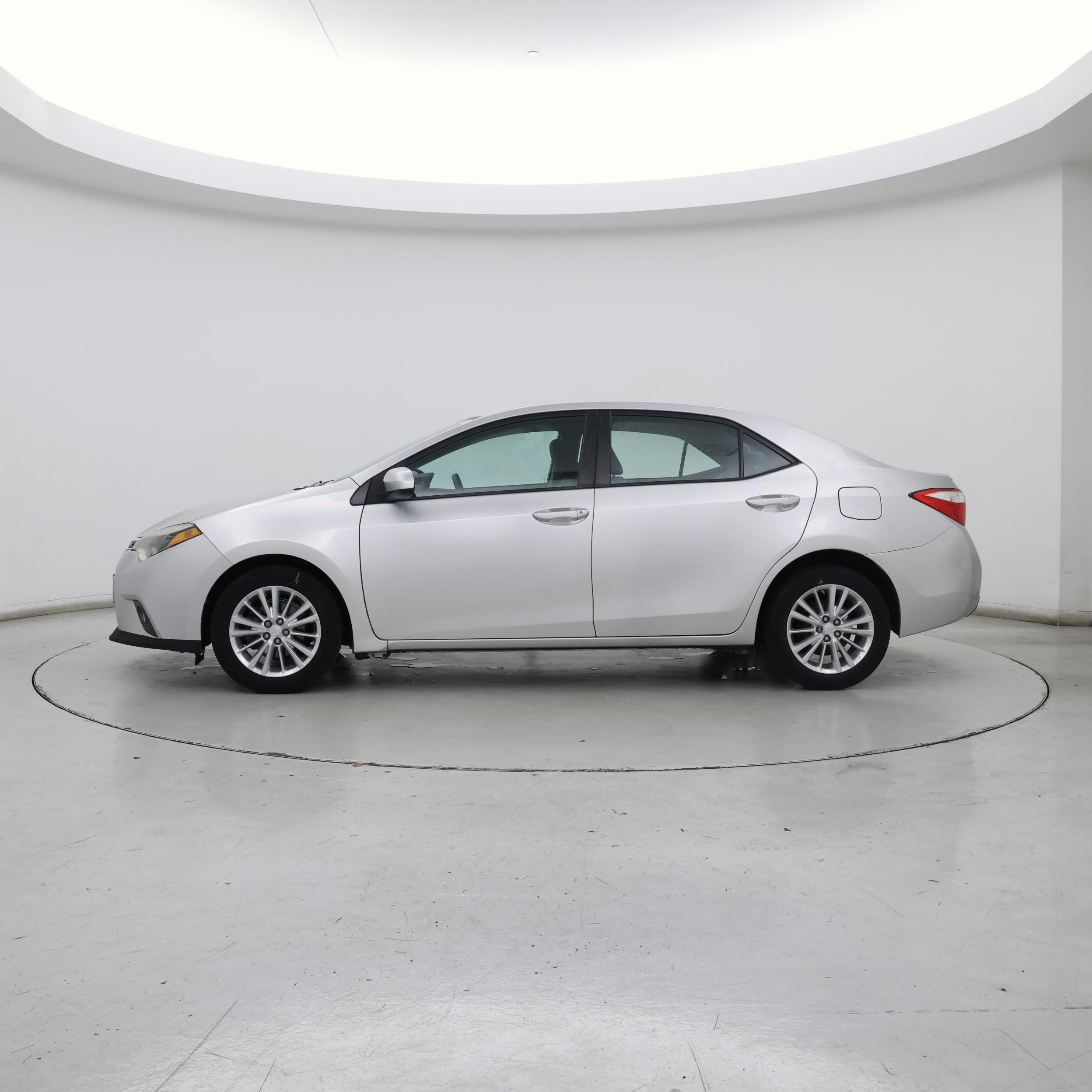 Thumbnail: 2015 Toyota Corolla - 3