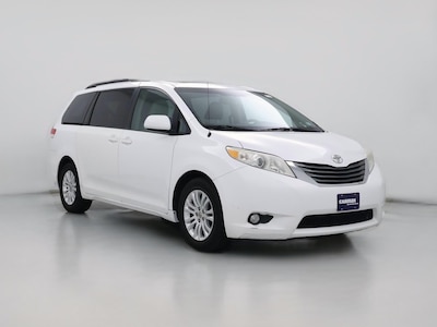 White 2013 Toyota Sienna XLE