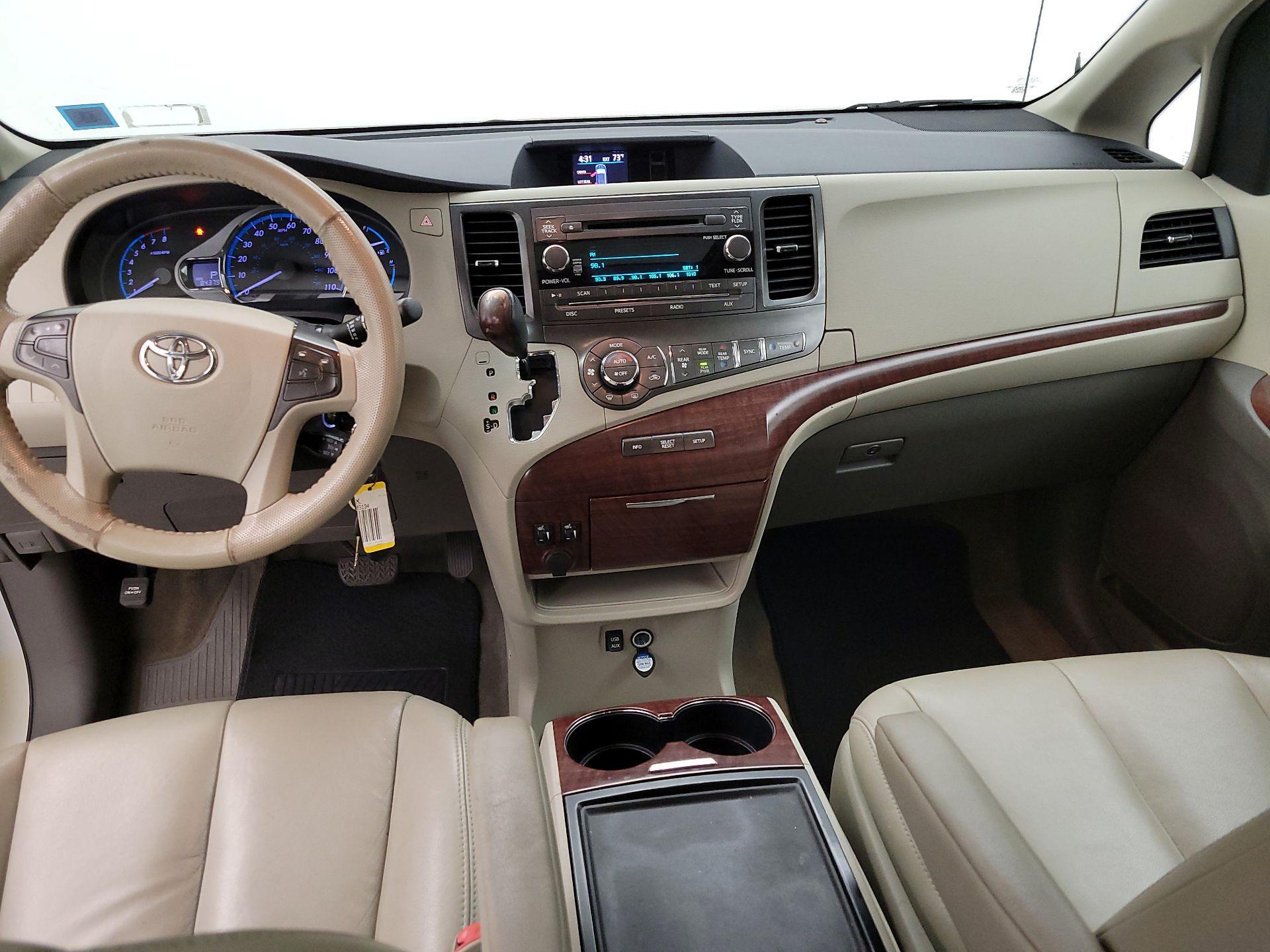 Thumbnail: 2013 Toyota Sienna - 9