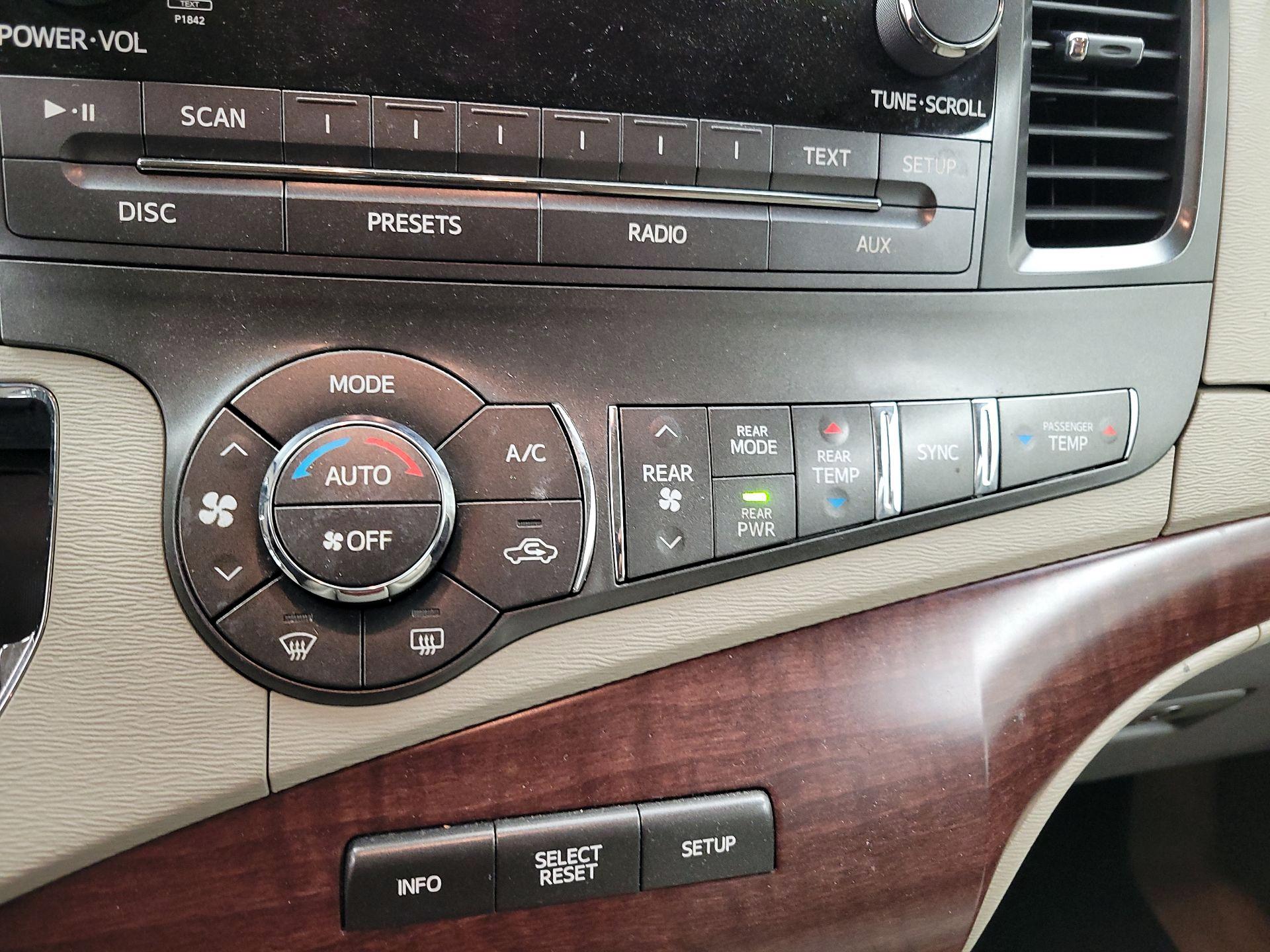 Thumbnail: 2013 Toyota Sienna - 16