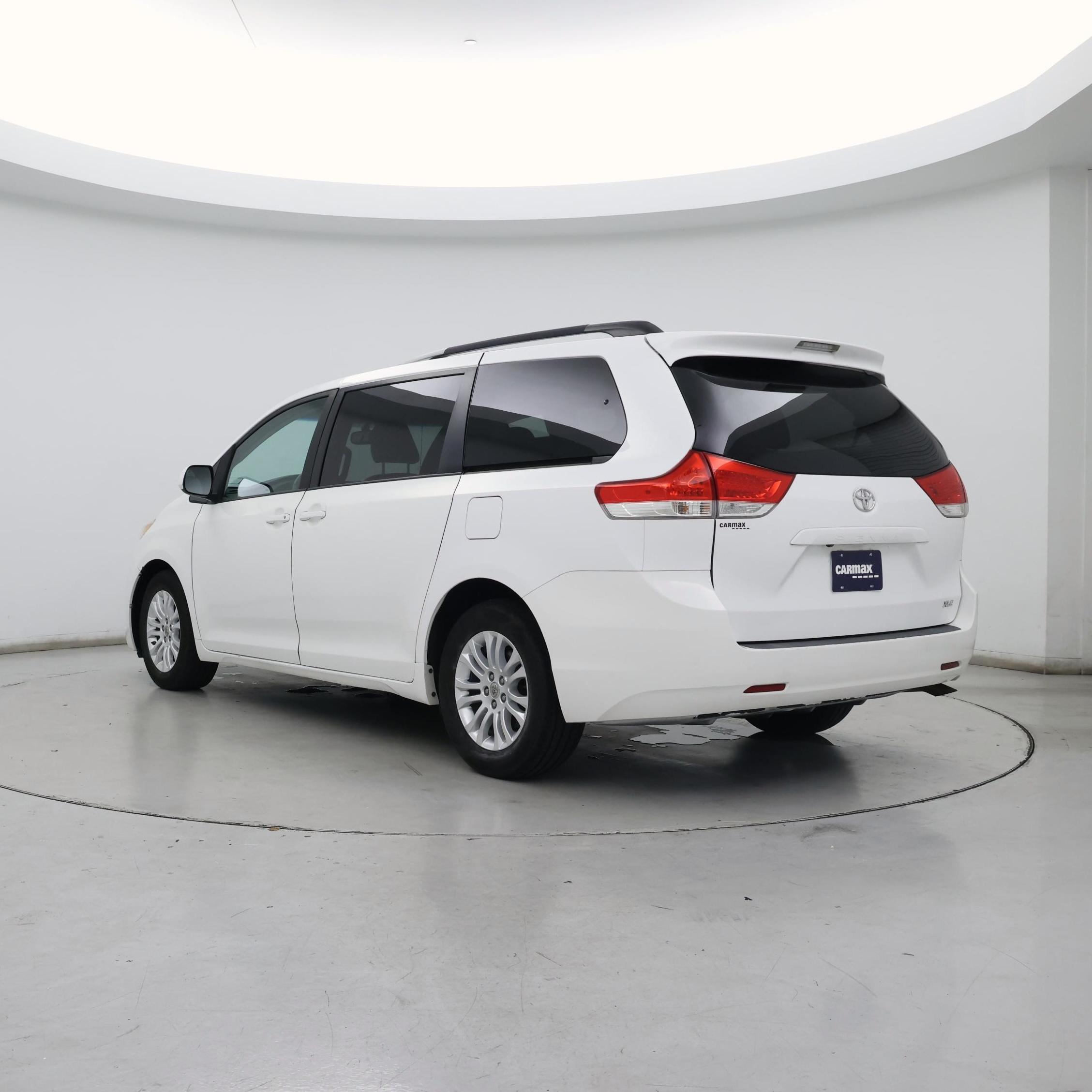Thumbnail: 2013 Toyota Sienna - 2