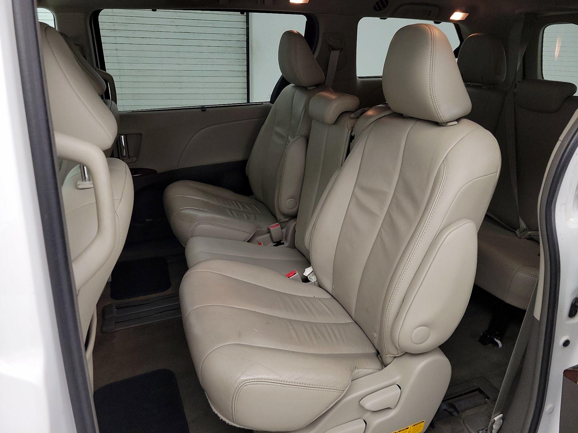 Thumbnail: 2013 Toyota Sienna - 20