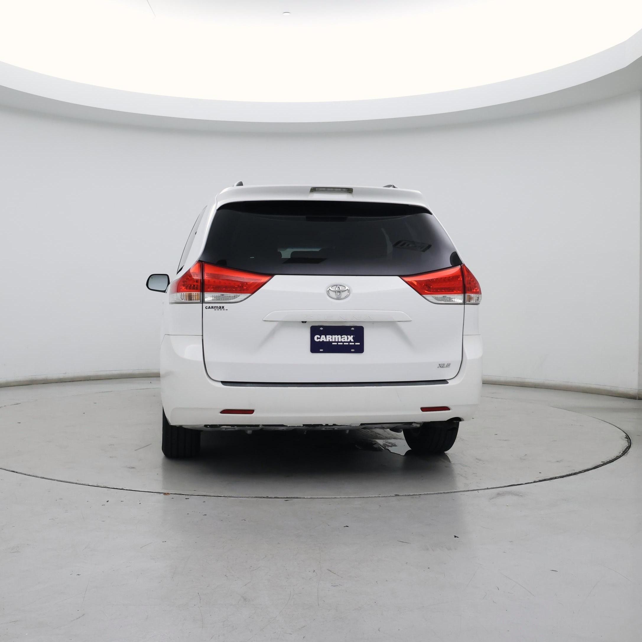 Thumbnail: 2013 Toyota Sienna - 6