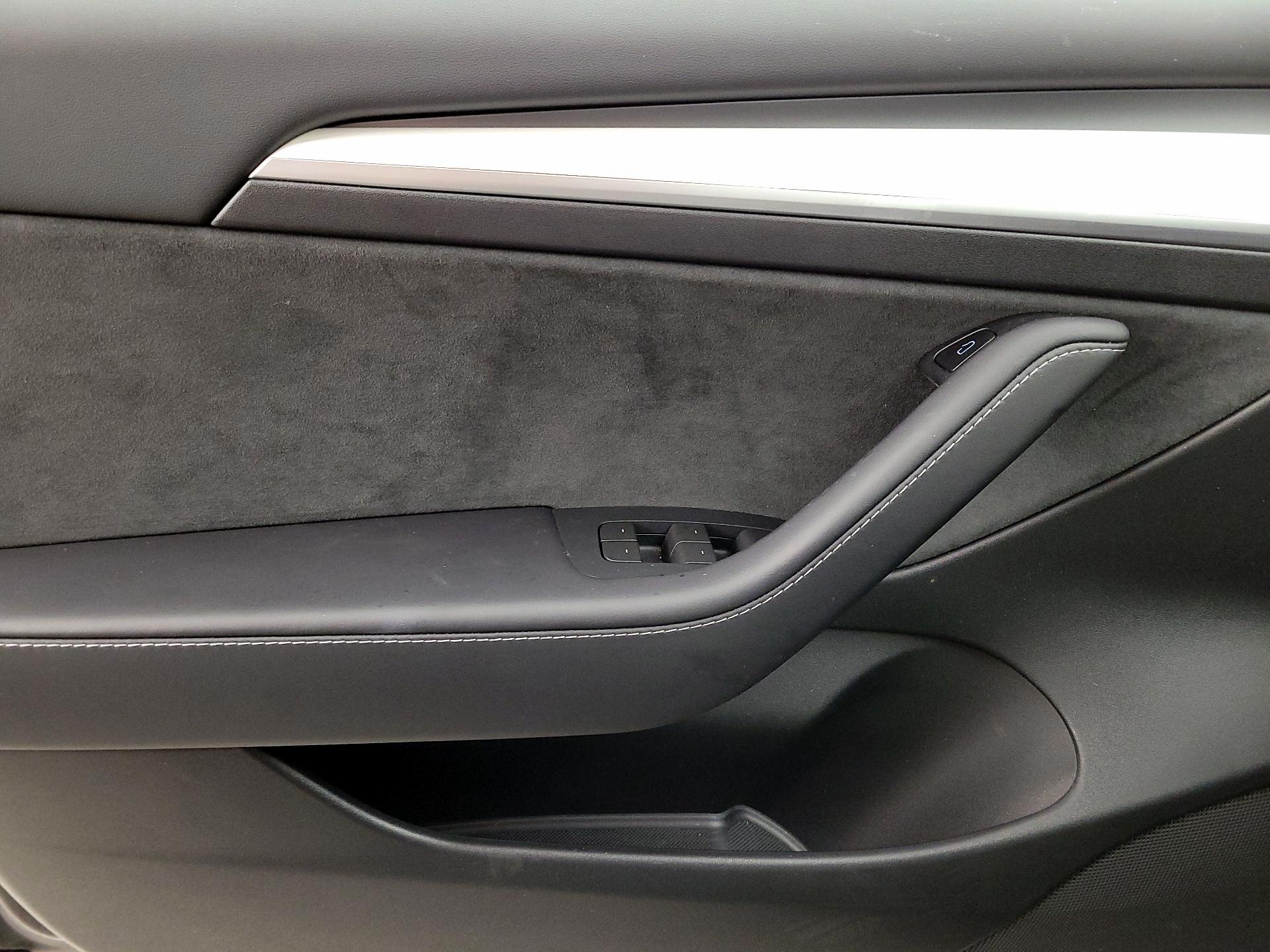 Thumbnail: 2023 Tesla Model 3 - 12
