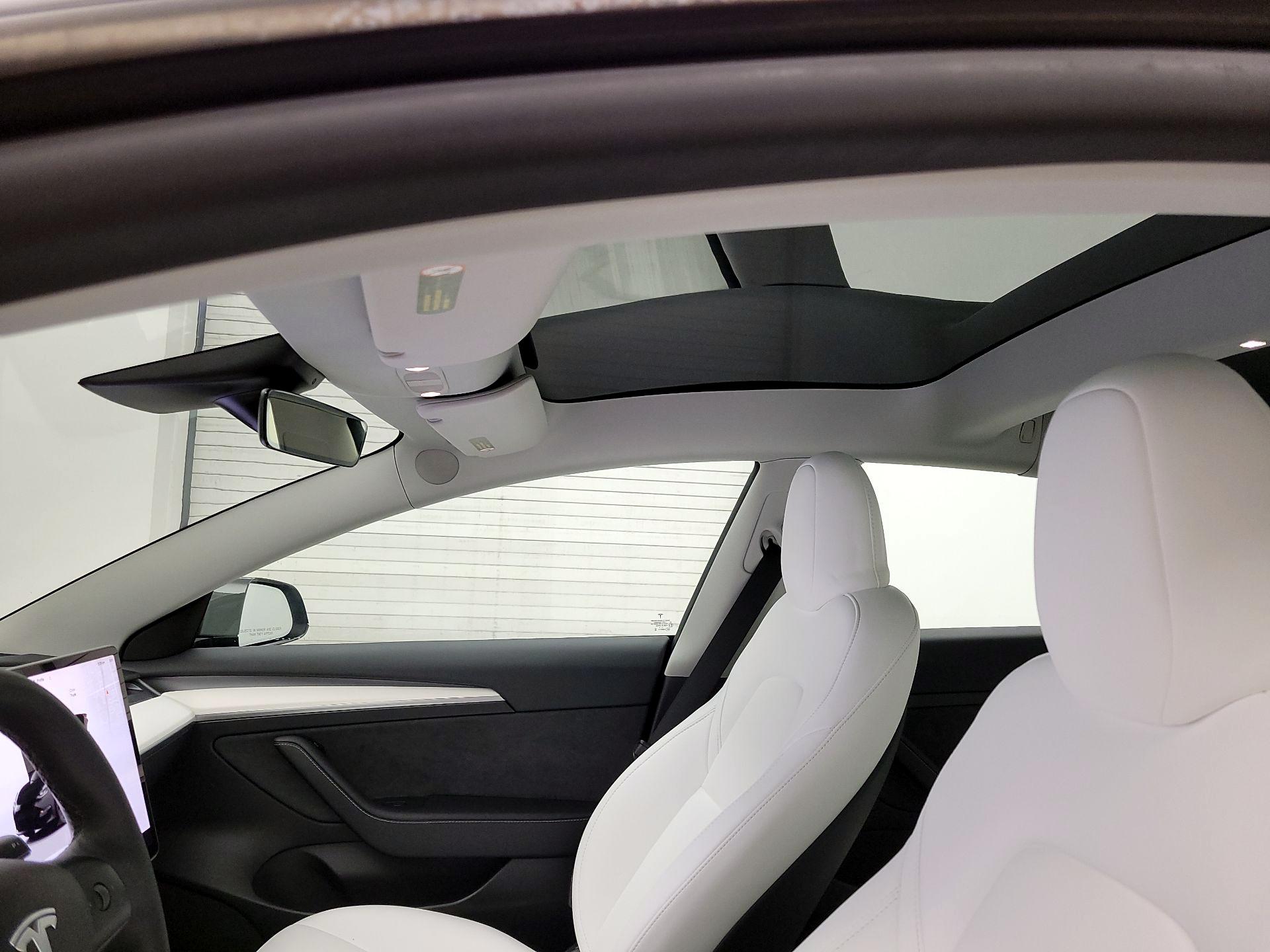 Thumbnail: 2023 Tesla Model 3 - 18