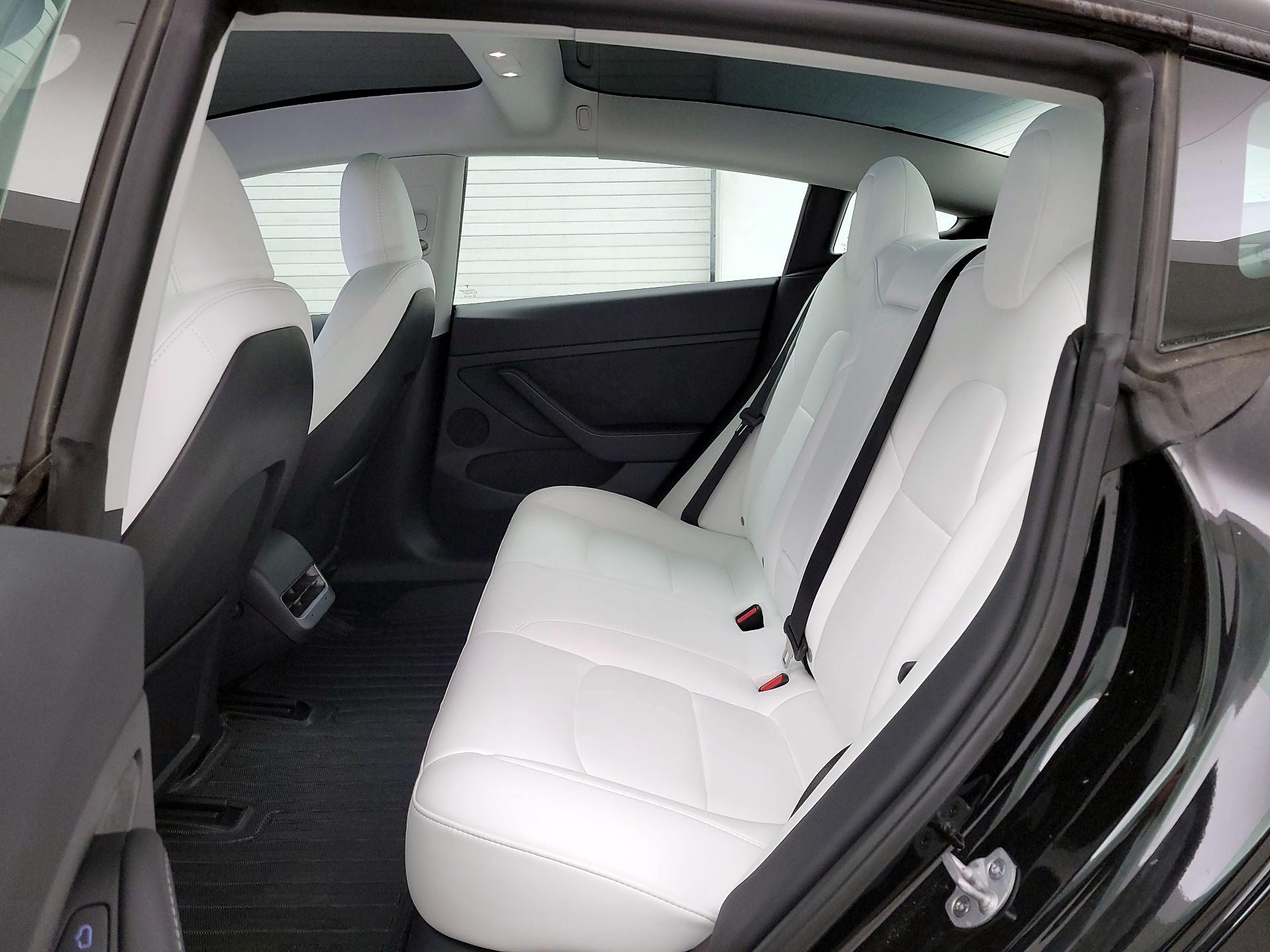Thumbnail: 2023 Tesla Model 3 - 19