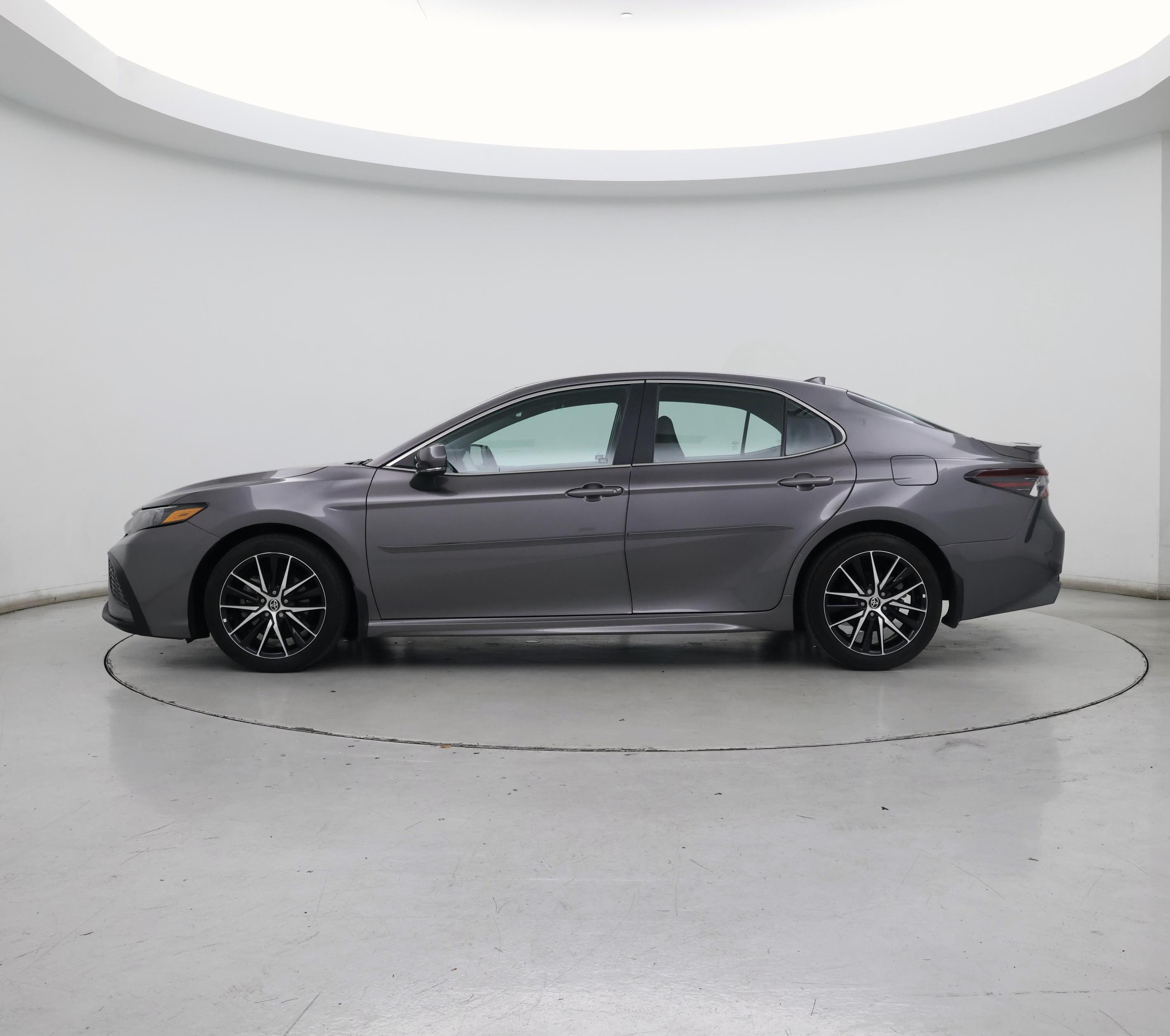 Thumbnail: 2022 Toyota Camry - 3