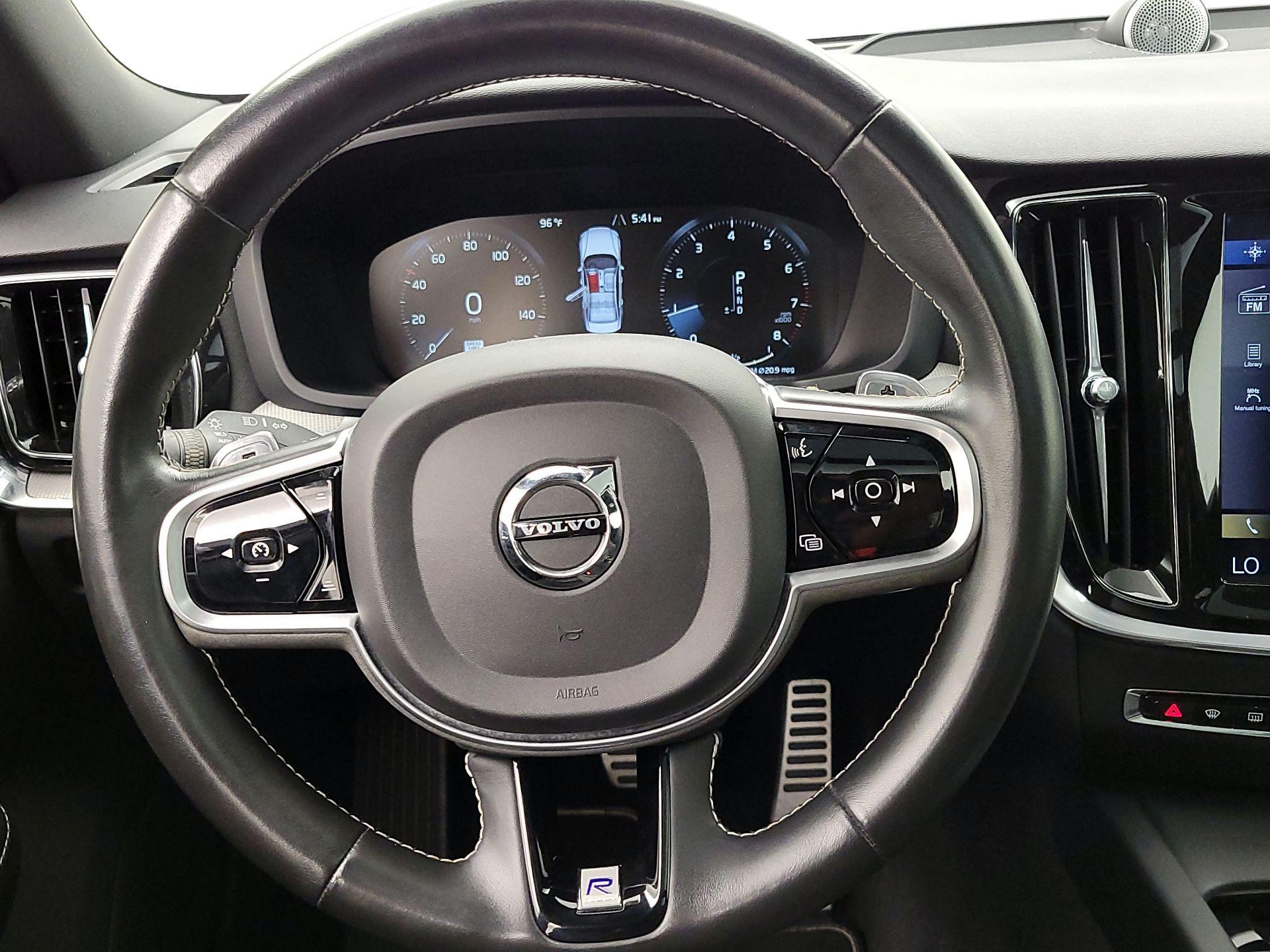 Thumbnail: 2019 Volvo S60 - 10
