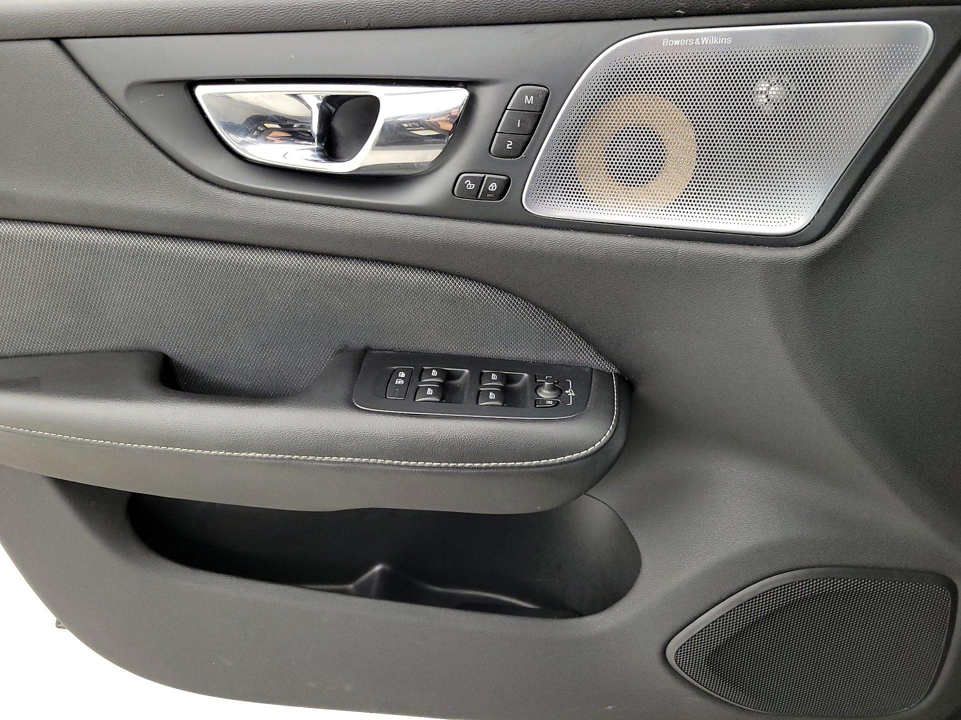Thumbnail: 2019 Volvo S60 - 12