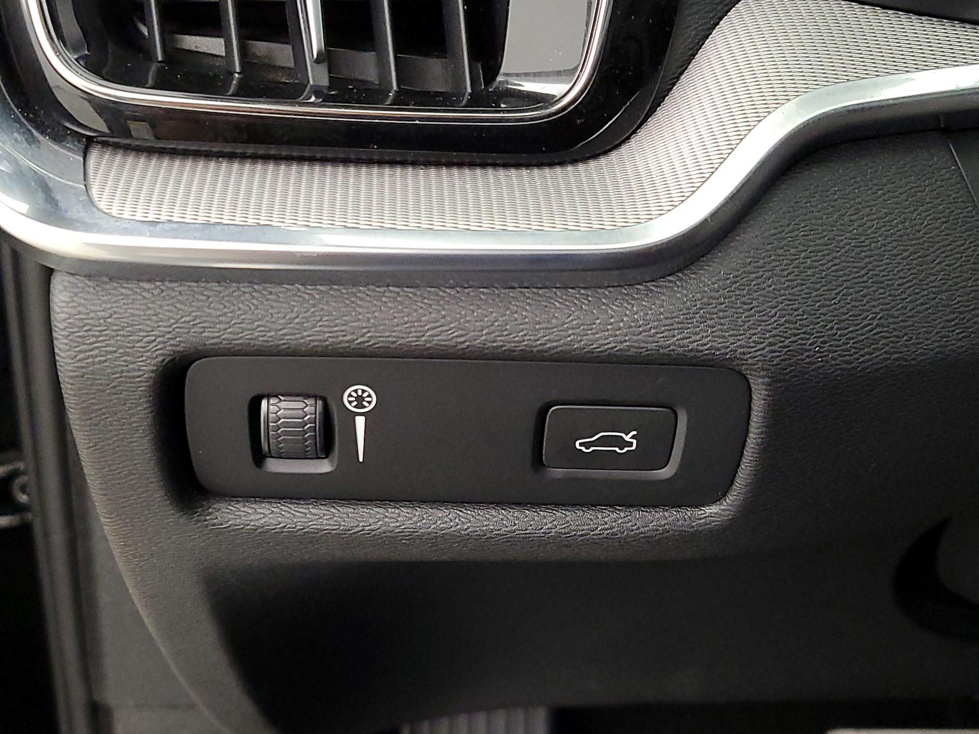 Thumbnail: 2019 Volvo S60 - 13