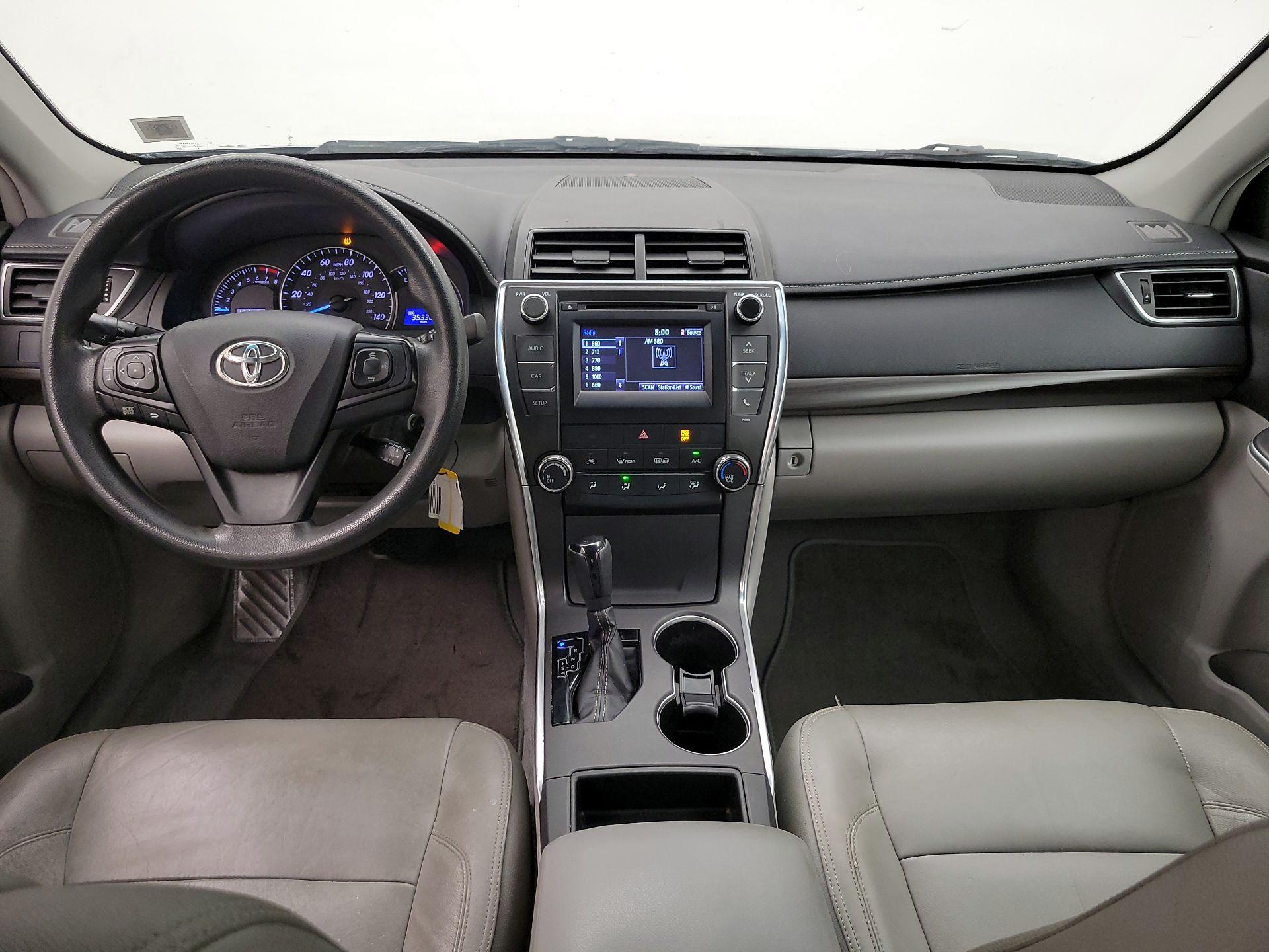 Thumbnail: 2015 Toyota Camry - 9