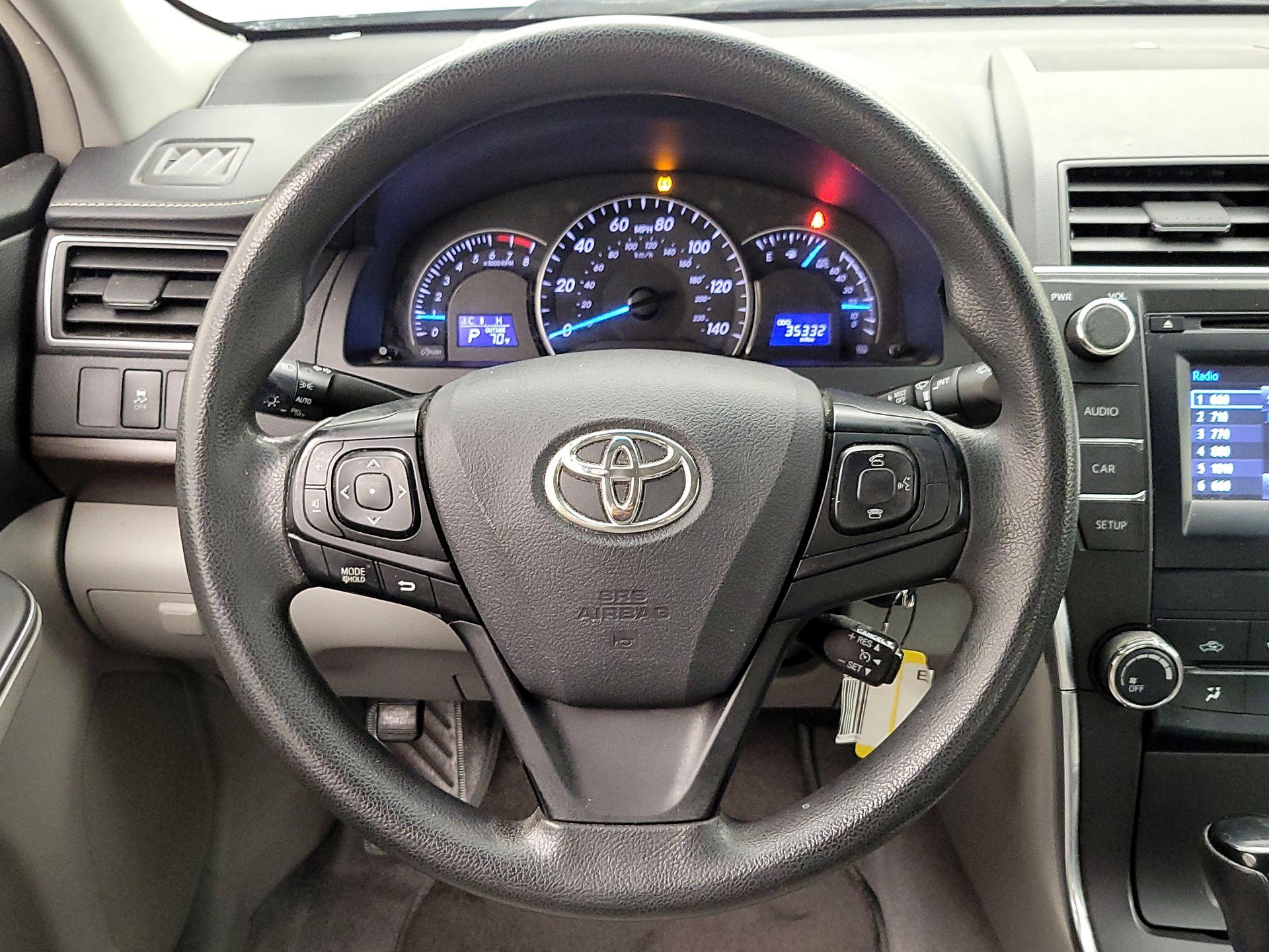 Thumbnail: 2015 Toyota Camry - 10