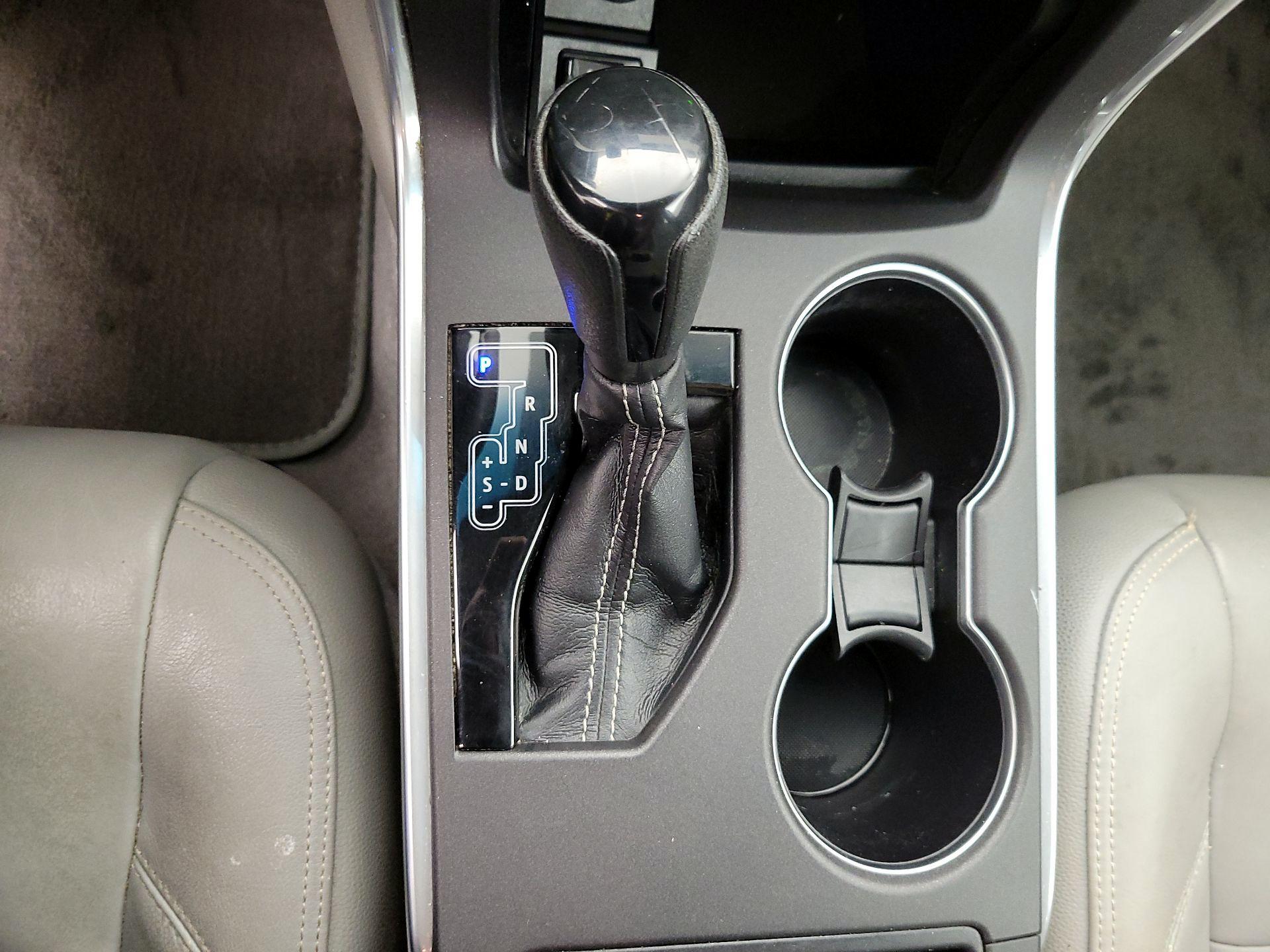 Thumbnail: 2015 Toyota Camry - 17