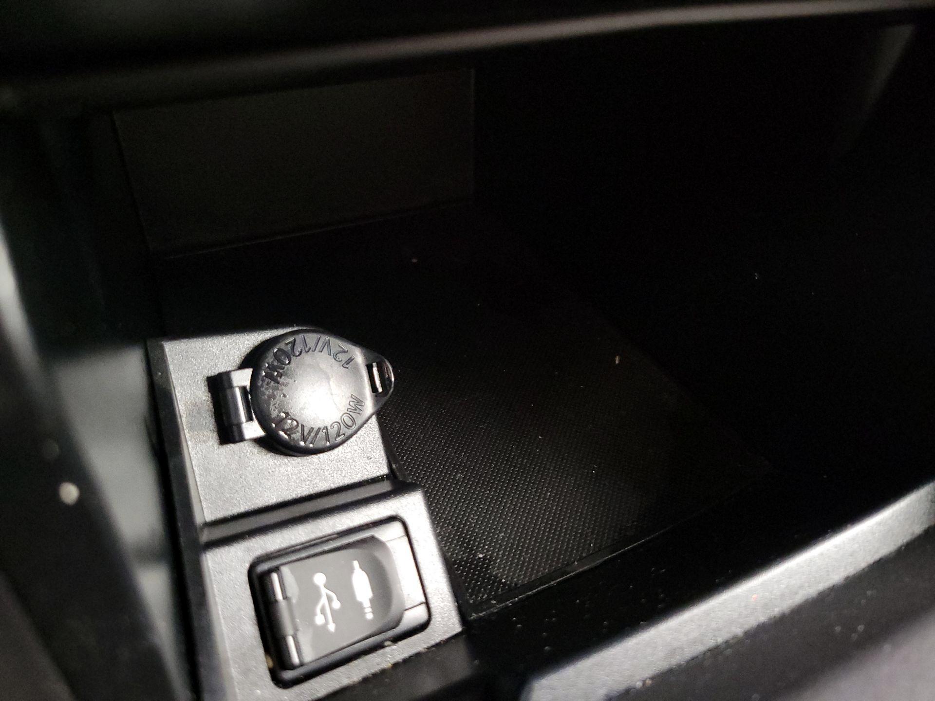 Thumbnail: 2015 Toyota Camry - 18