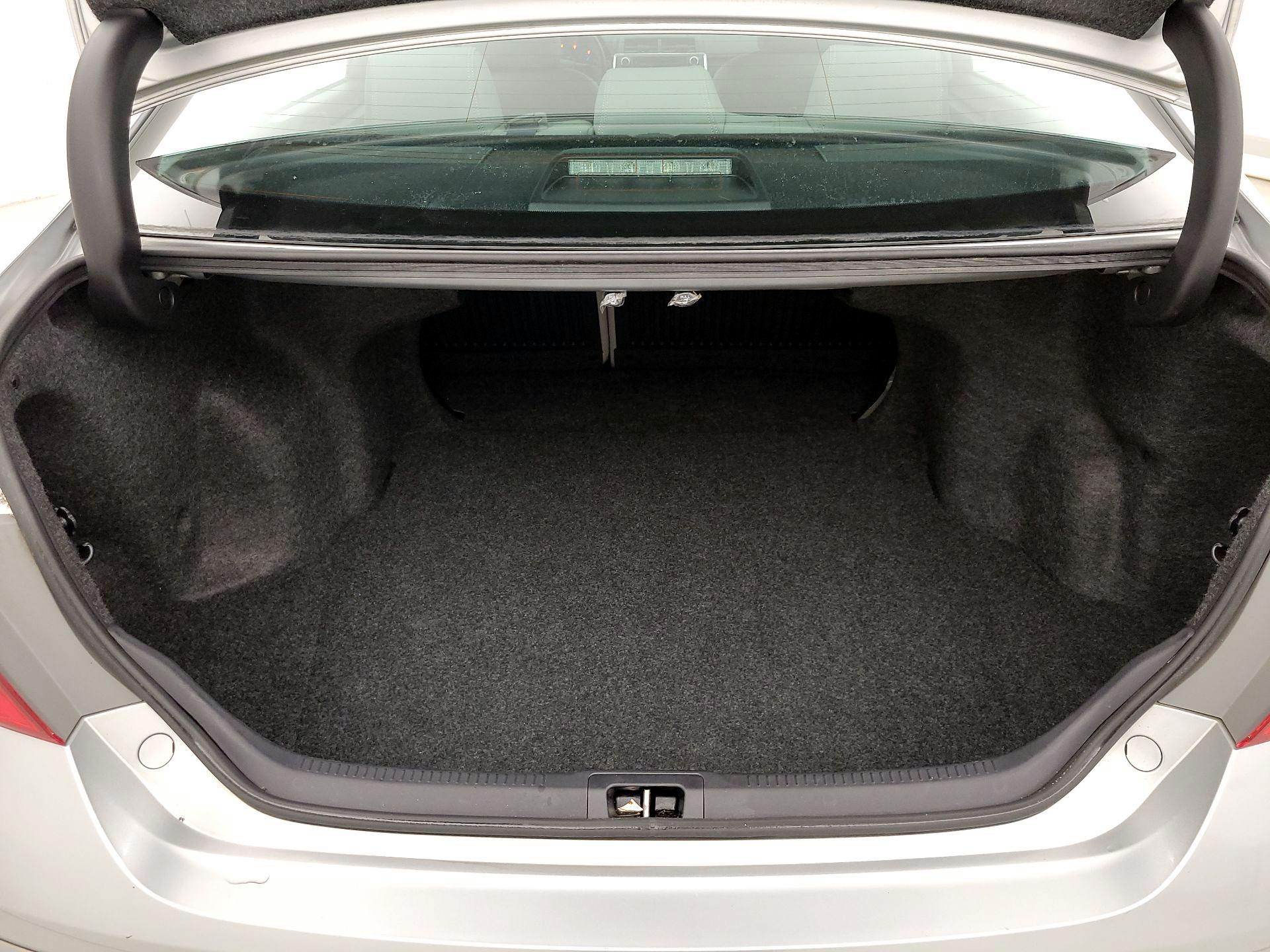 Thumbnail: 2015 Toyota Camry - 20