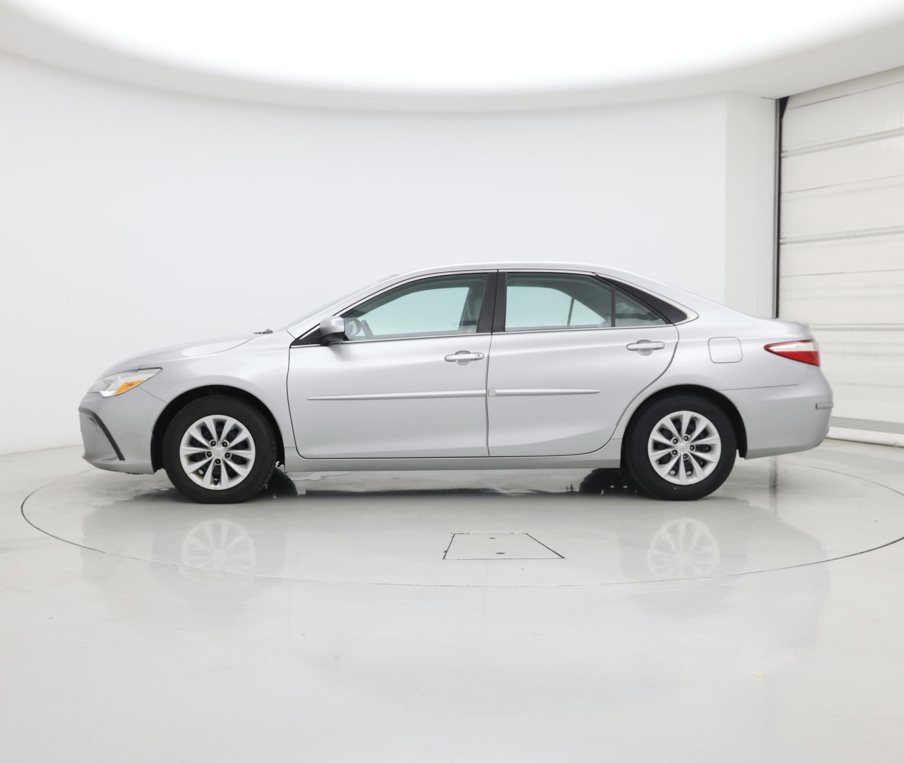 Thumbnail: 2015 Toyota Camry - 3