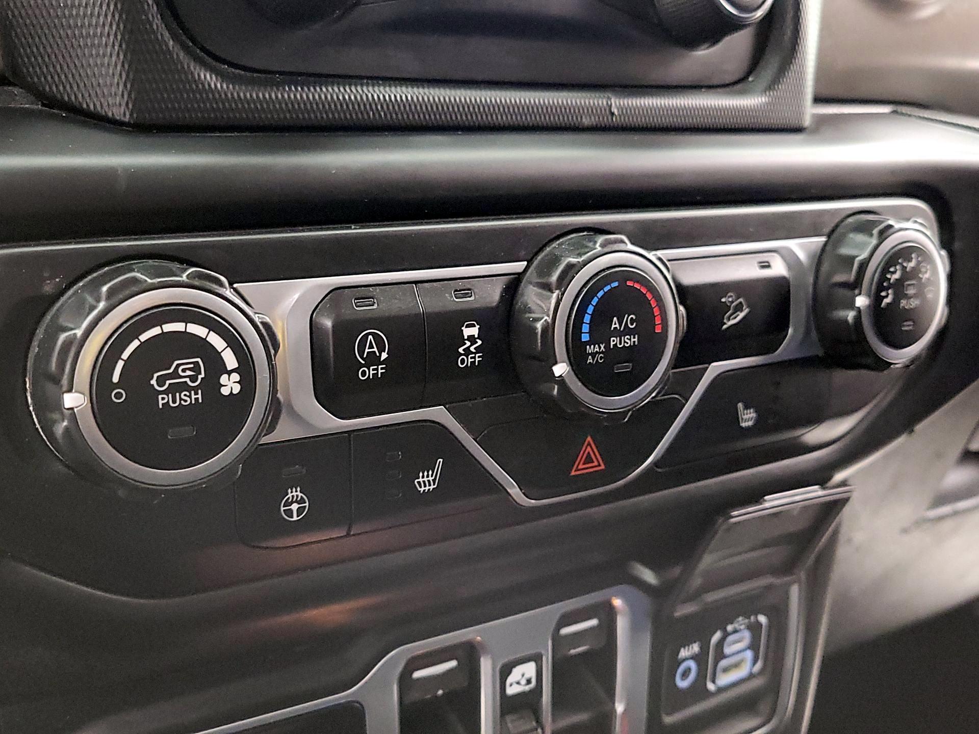 Thumbnail: 2018 Jeep Wrangler - 16
