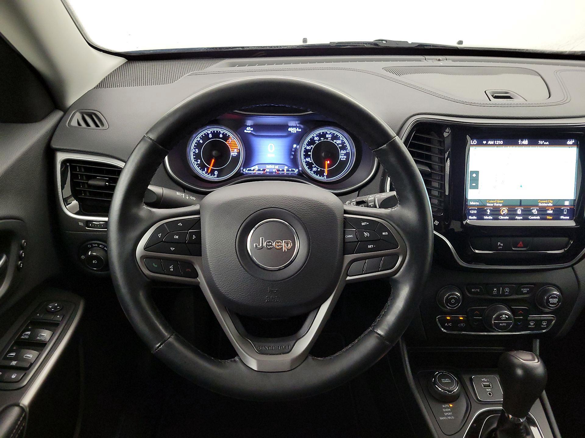 Thumbnail: 2019 Jeep Cherokee - 10