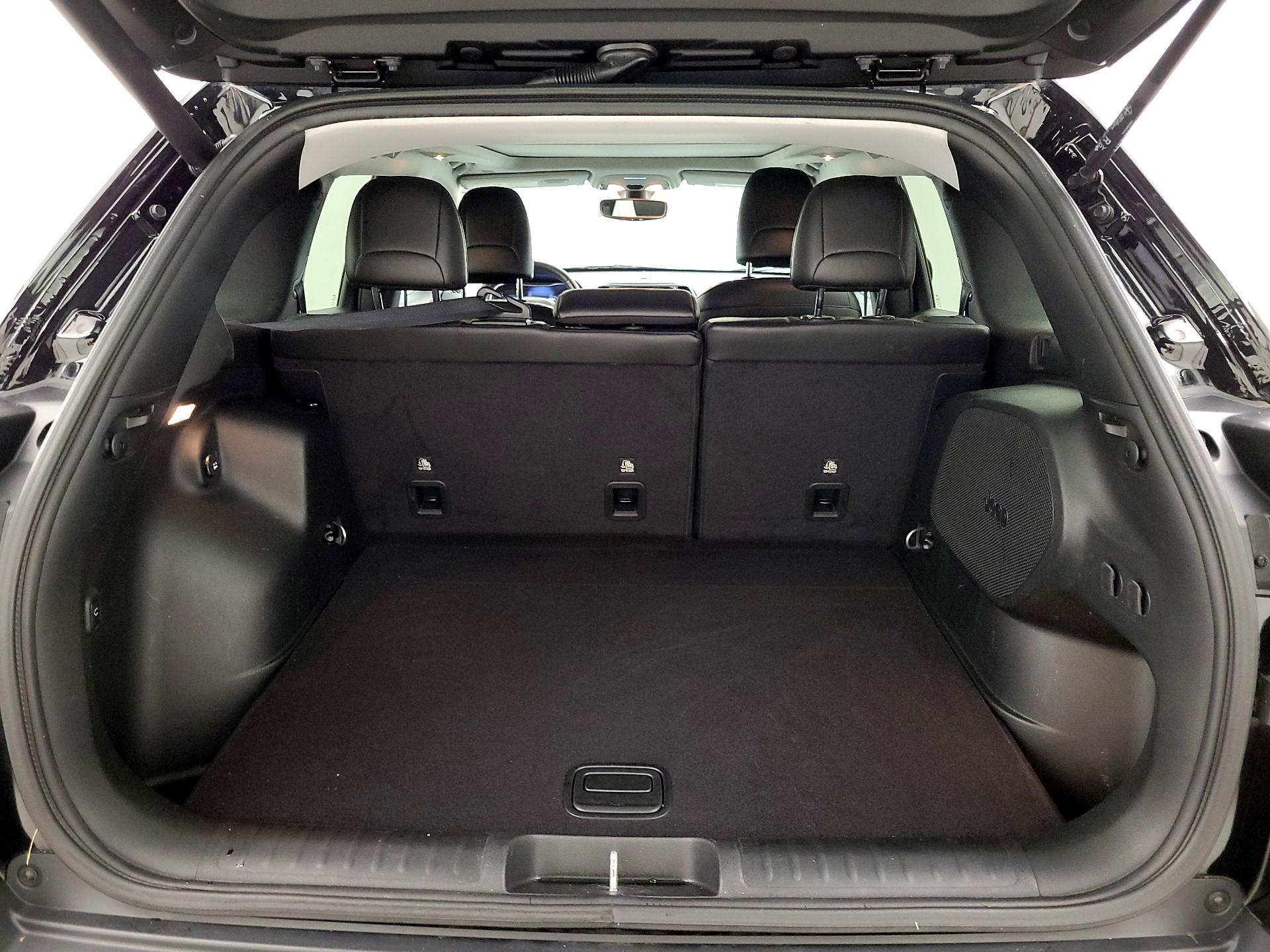 Thumbnail: 2019 Jeep Cherokee - 20