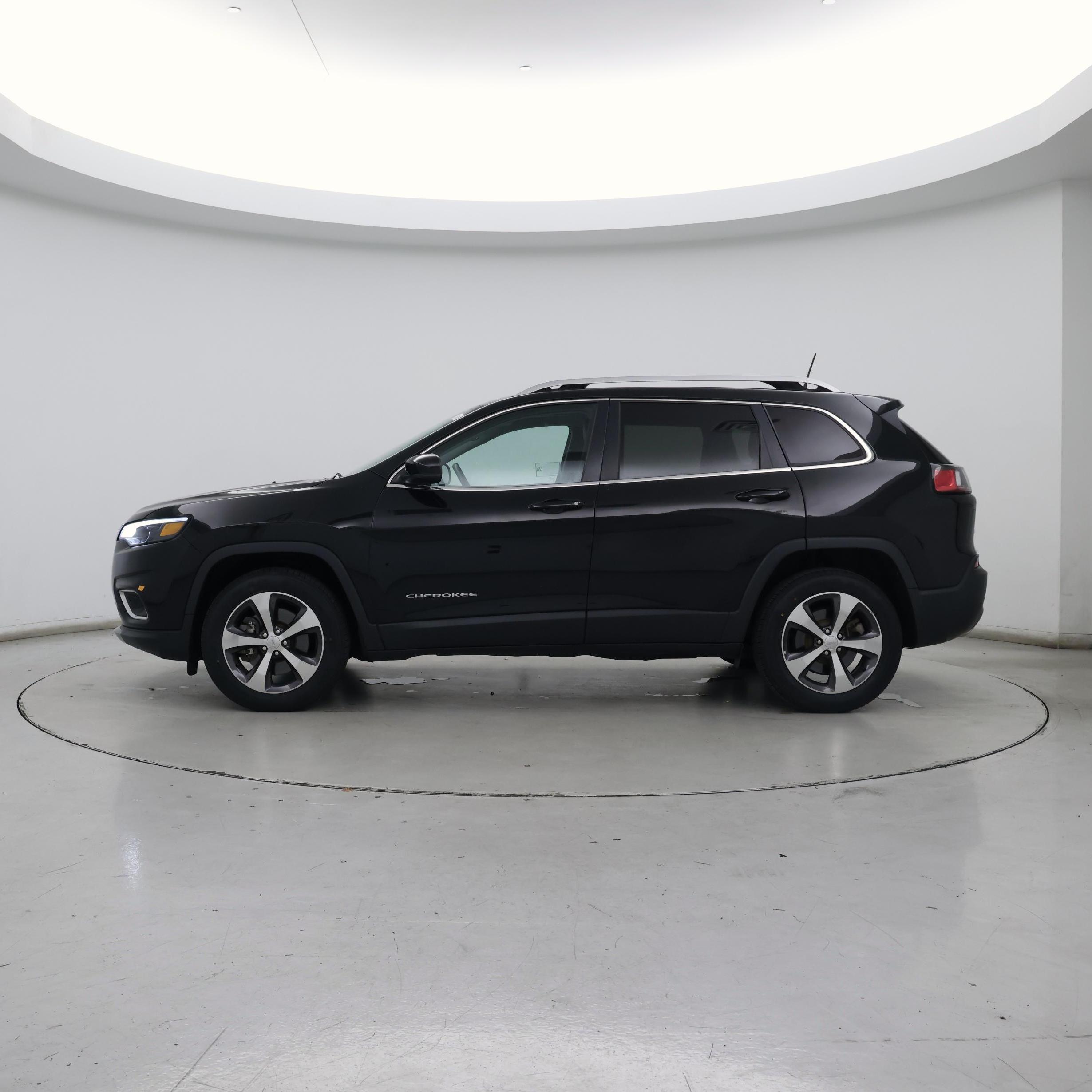 Thumbnail: 2019 Jeep Cherokee - 3