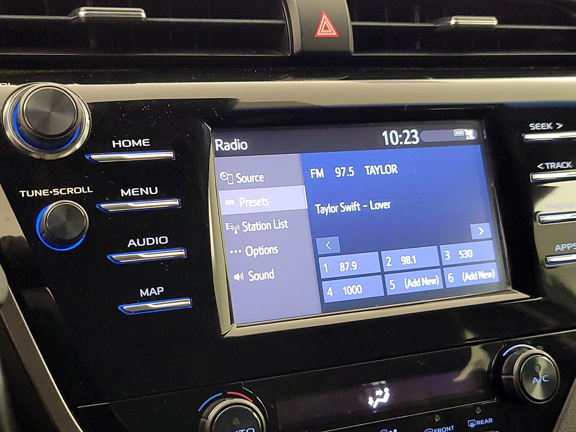 Thumbnail: 2019 Toyota Camry - 15